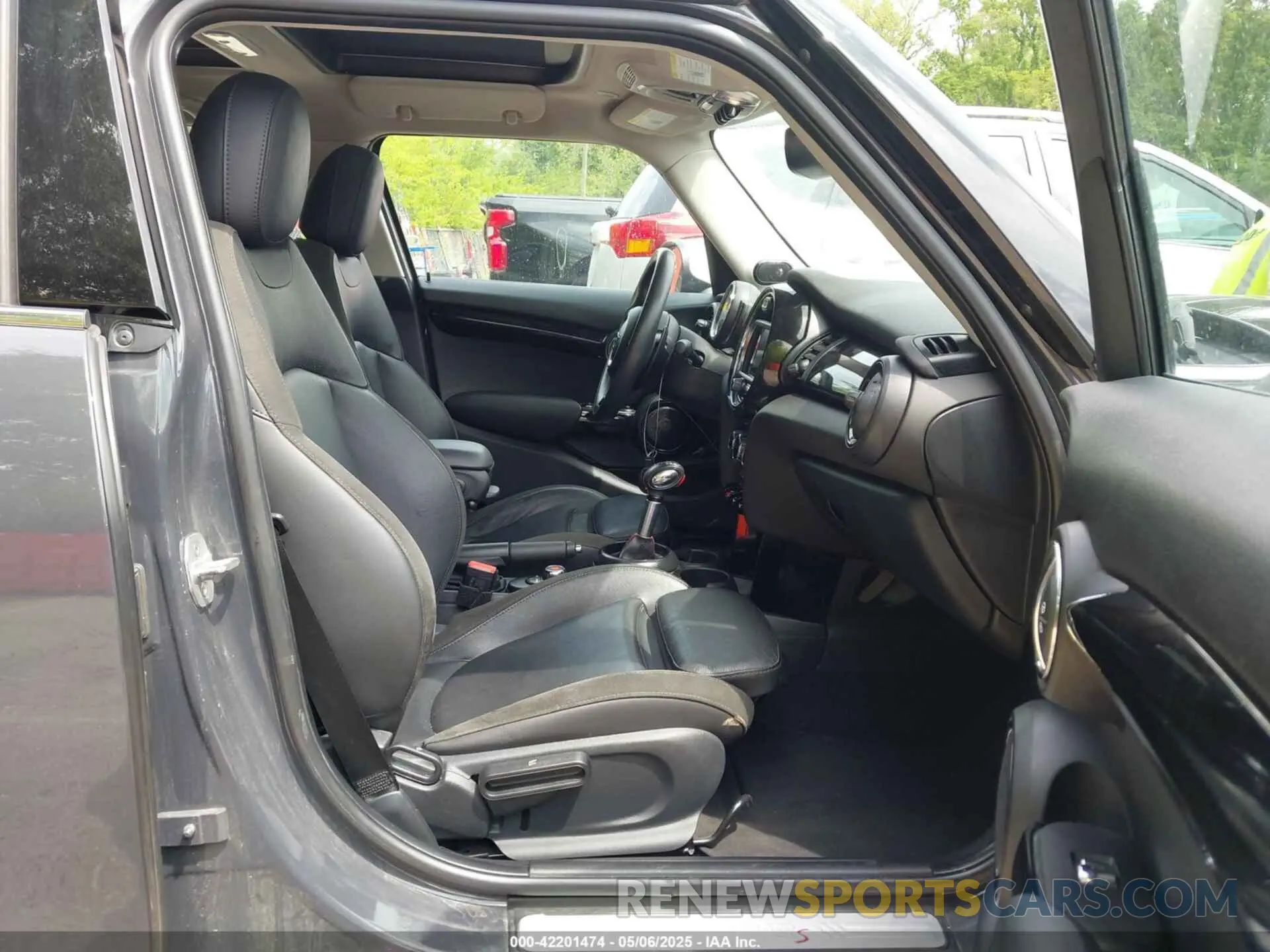 5 fotografías del automóvil dañado WMWXU3C54K2H86856 MINI HARDTOP 2019
