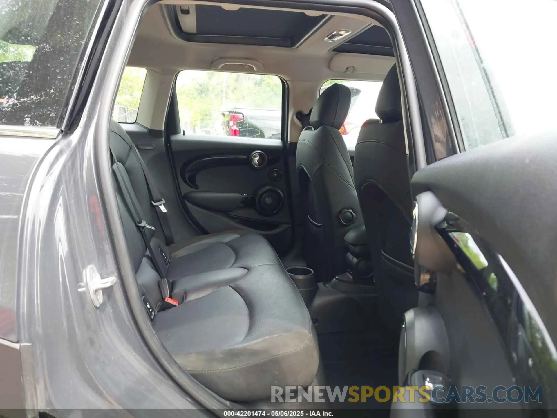 8 fotografías del automóvil dañado WMWXU3C54K2H86856 MINI HARDTOP 2019