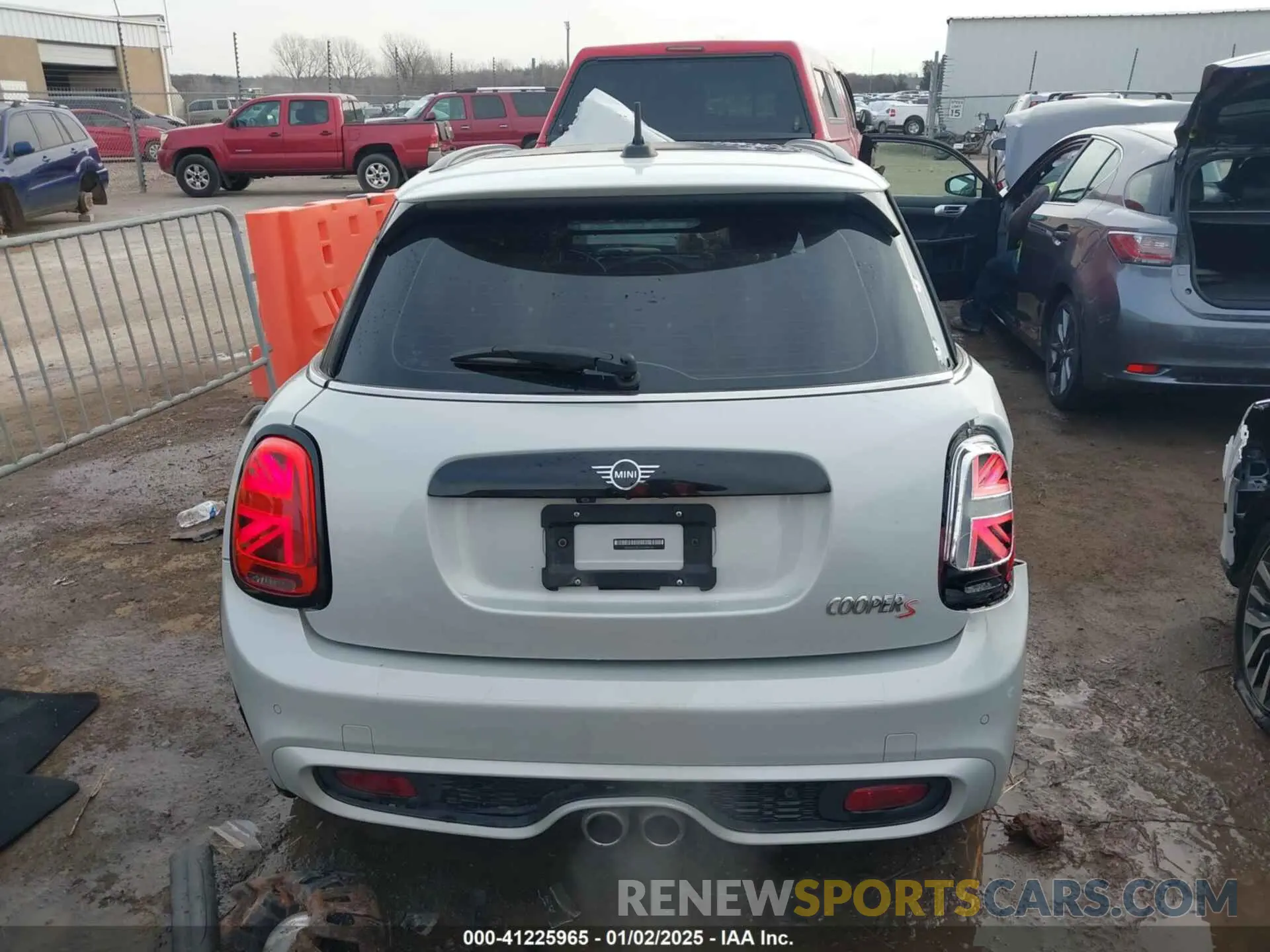 16 fotografías del automóvil dañado WMWXU3C59K2H87159 MINI HARDTOP 2019