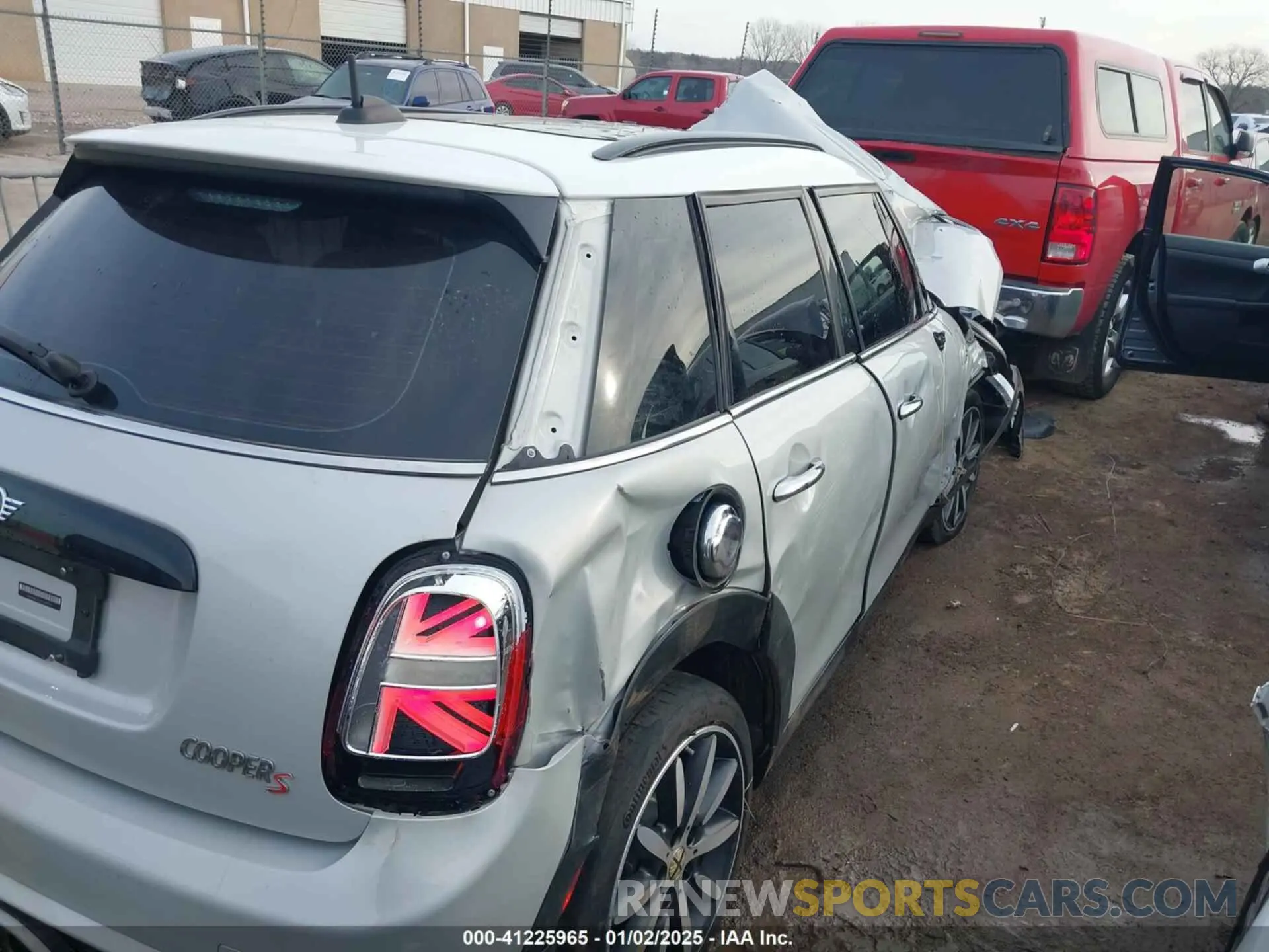 4 fotografías del automóvil dañado WMWXU3C59K2H87159 MINI HARDTOP 2019