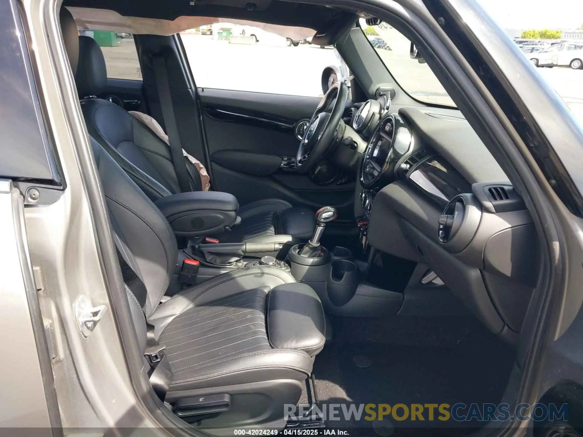 5 fotografías del automóvil dañado WMWXU3C5XK2H55160 MINI HARDTOP 2019