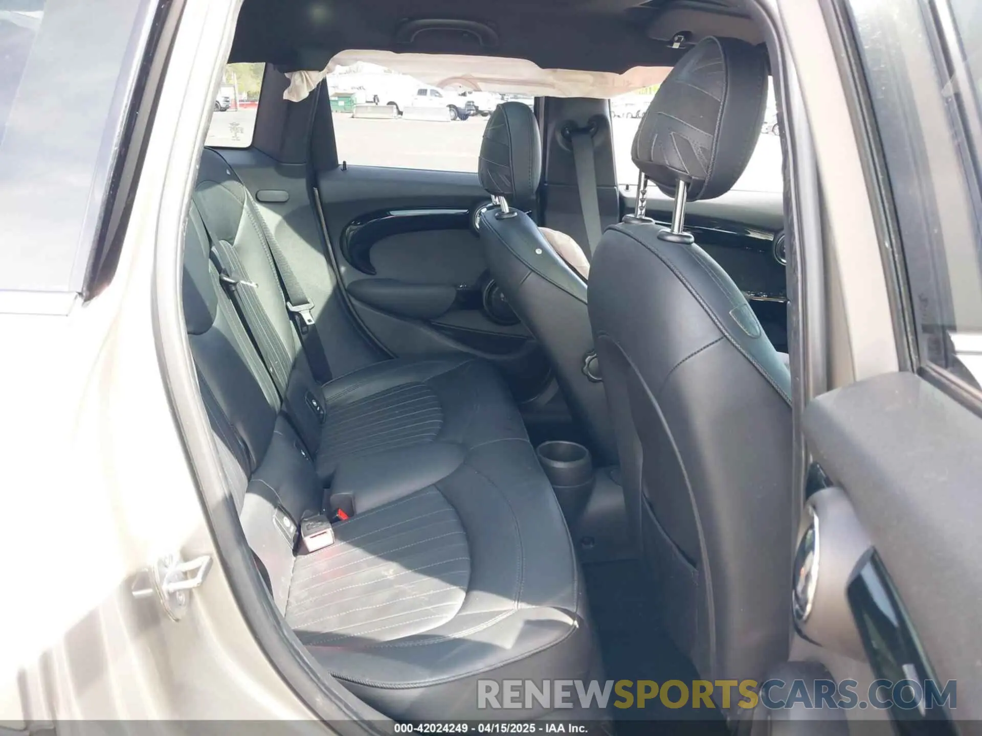 8 fotografías del automóvil dañado WMWXU3C5XK2H55160 MINI HARDTOP 2019