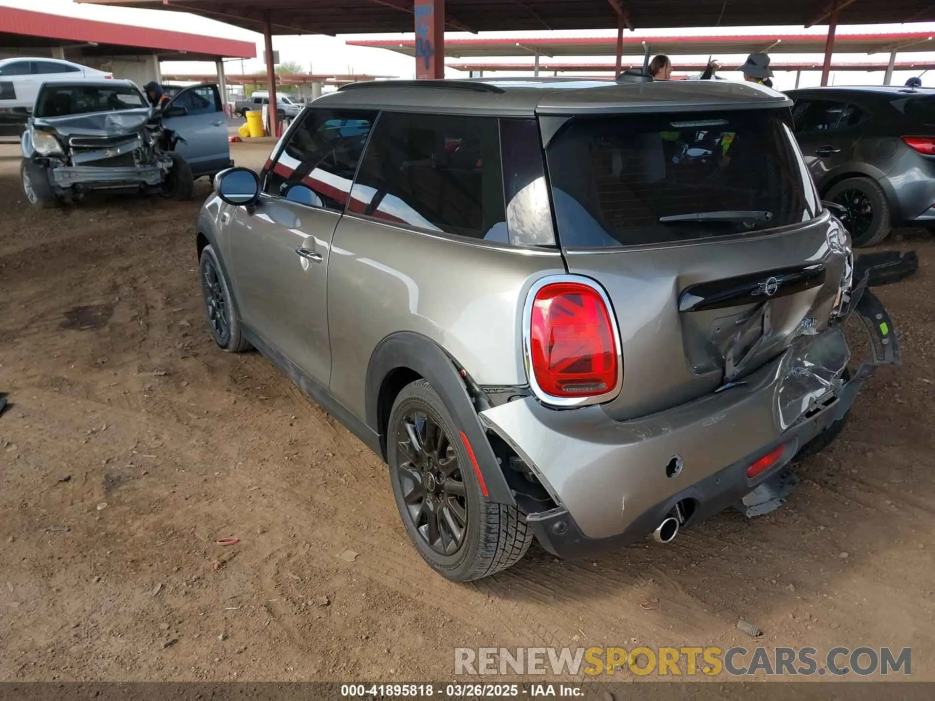 3 fotografías del automóvil dañado WMWXR3C06L2L66715 MINI HARDTOP 2020