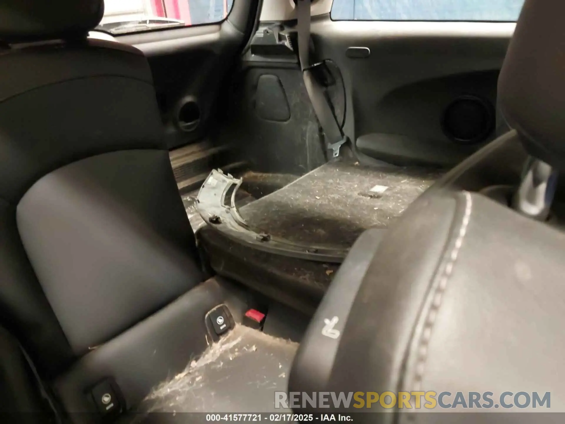 8 fotografías del automóvil dañado WMWXR5C05L2L43423 MINI HARDTOP 2020