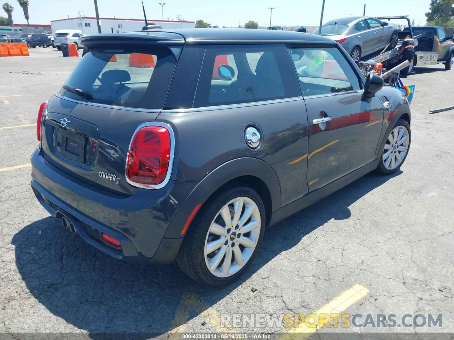 4 fotografías del automóvil dañado WMWXR5C06L2M16511 MINI HARDTOP 2020