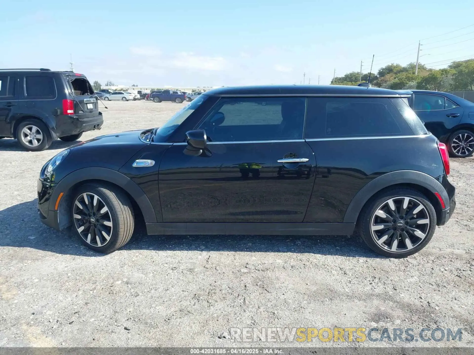 14 fotografías del automóvil dañado WMWXR5C07L2L55038 MINI HARDTOP 2020