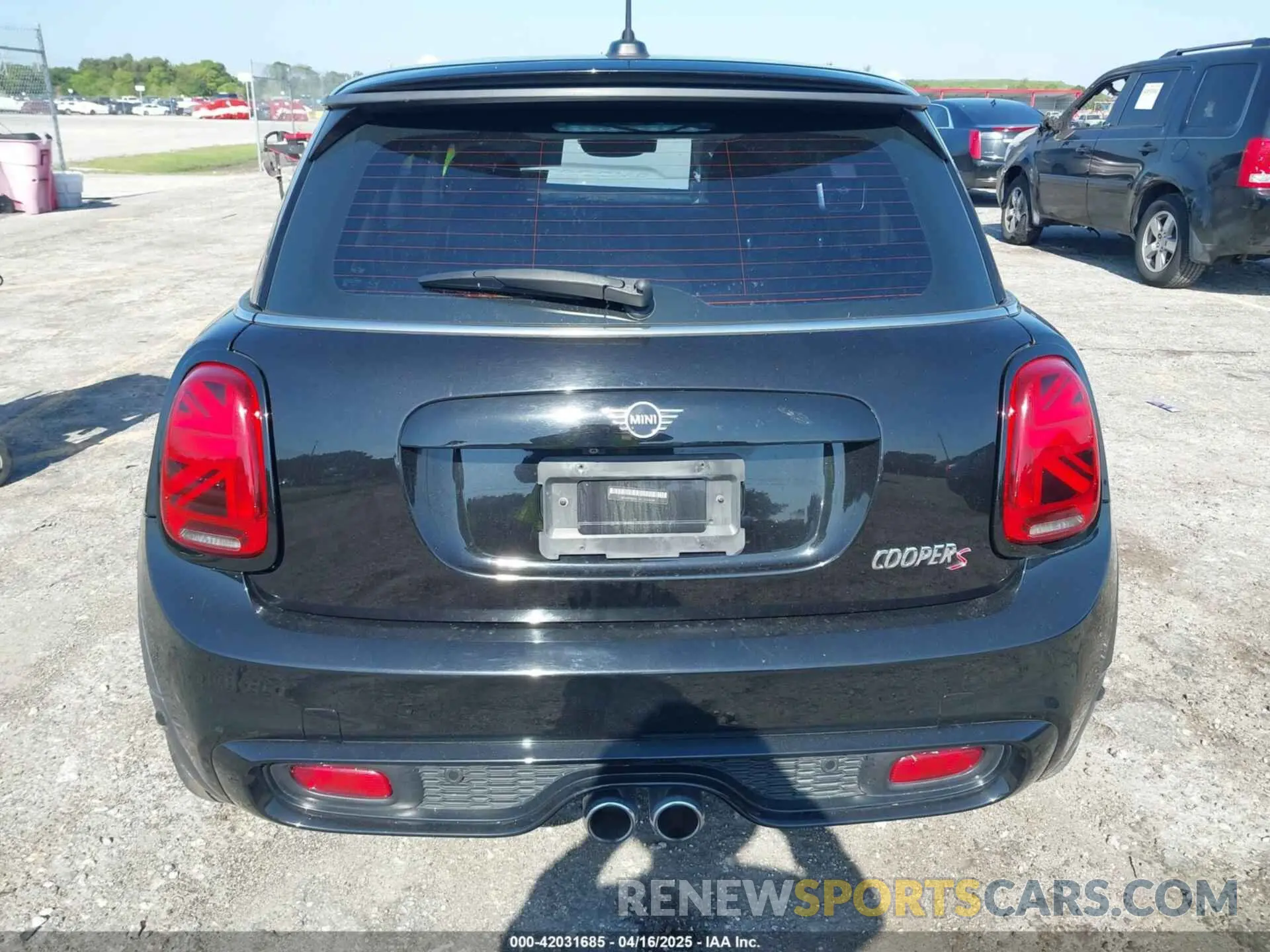 16 fotografías del automóvil dañado WMWXR5C07L2L55038 MINI HARDTOP 2020