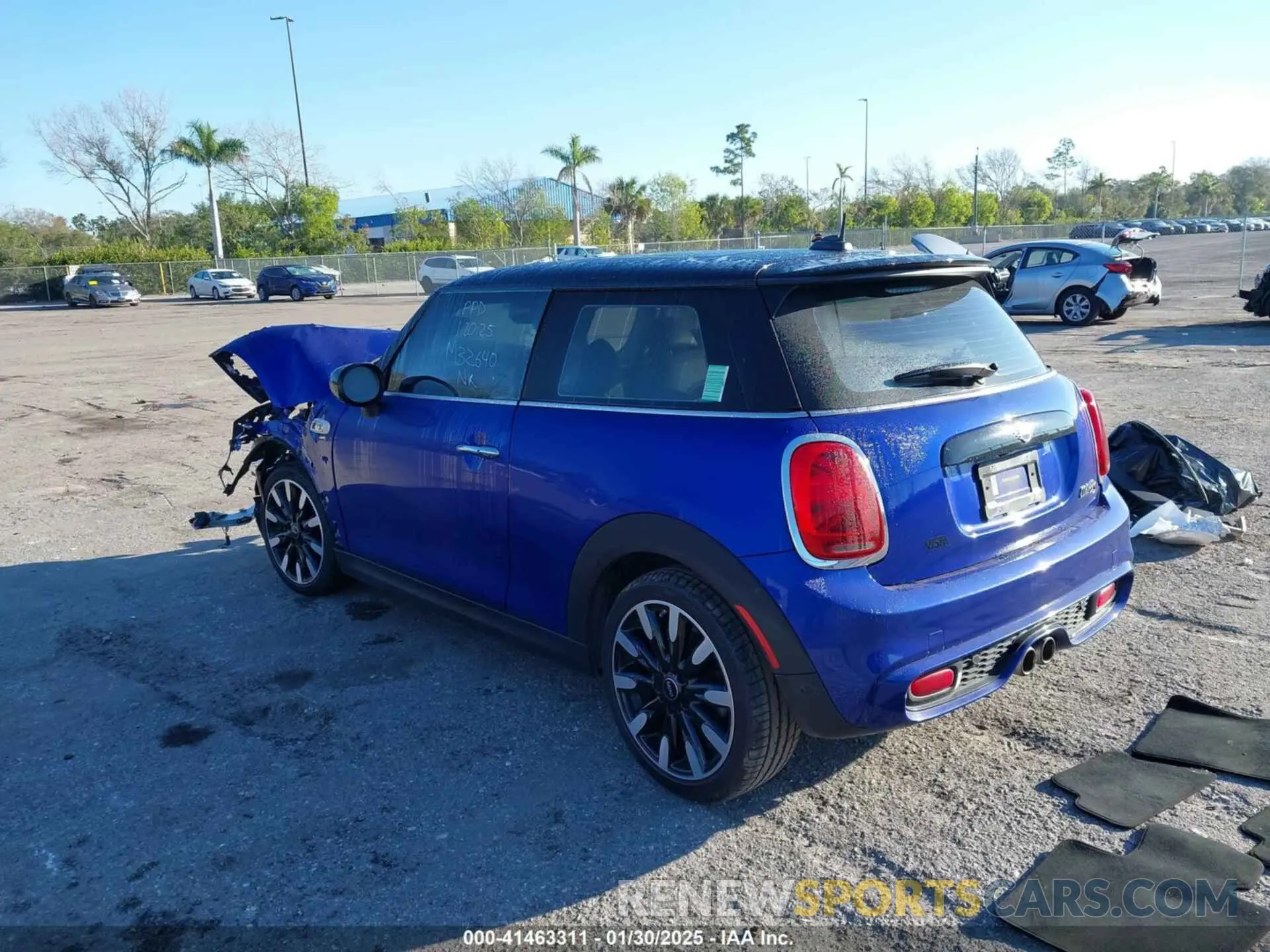 3 fotografías del automóvil dañado WMWXR5C09L2M32640 MINI HARDTOP 2020