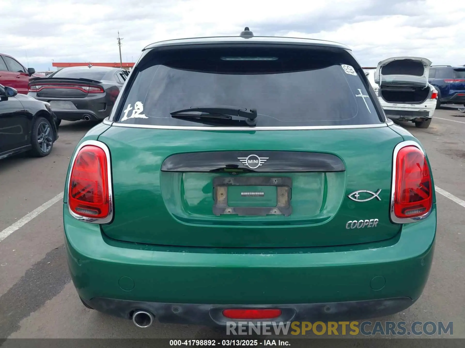 15 fotografías del automóvil dañado WMWXU7C08L2M11014 MINI HARDTOP 2020
