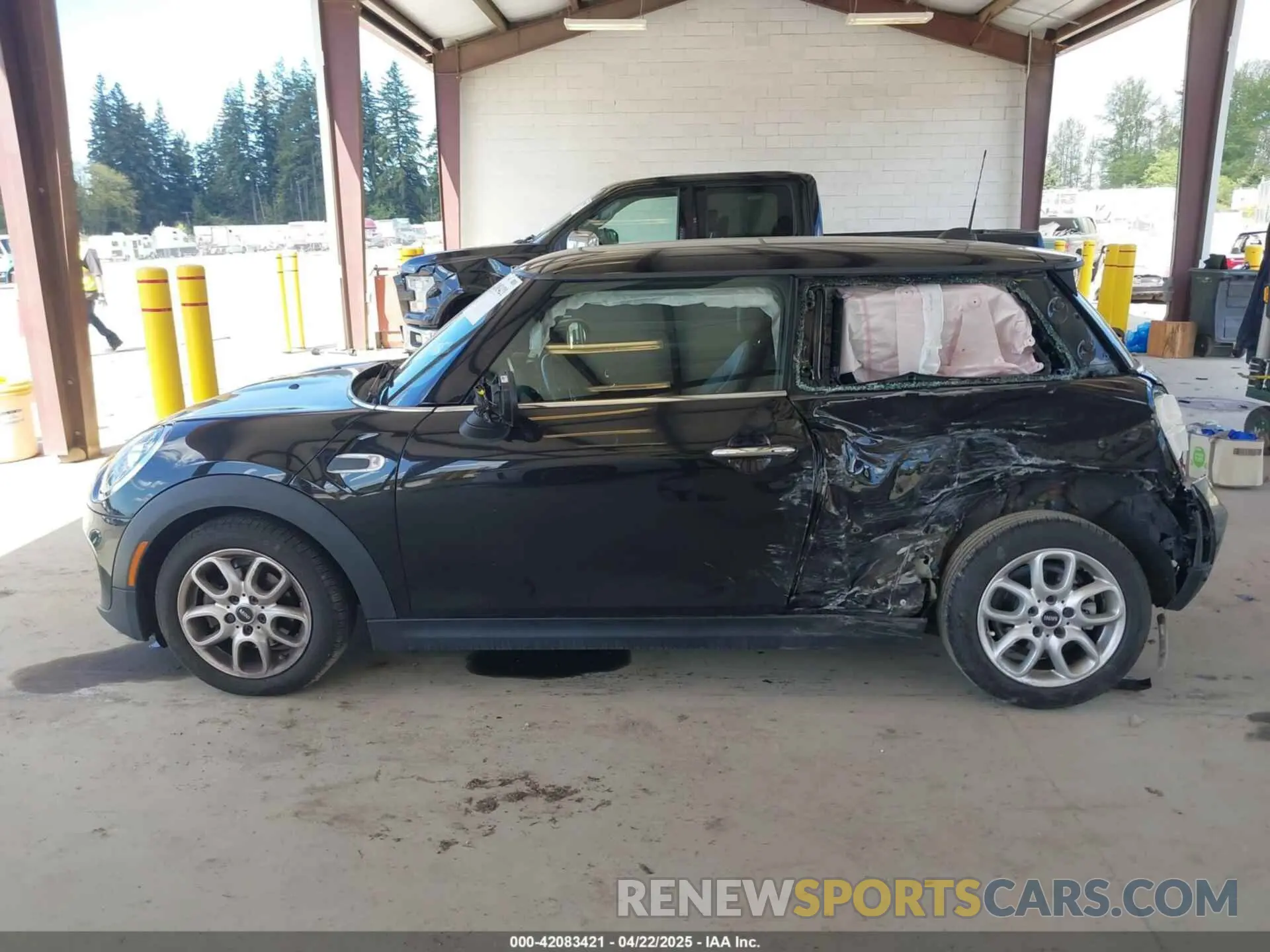 14 fotografías del automóvil dañado WMWXR3C0XM2N93195 MINI HARDTOP 2021