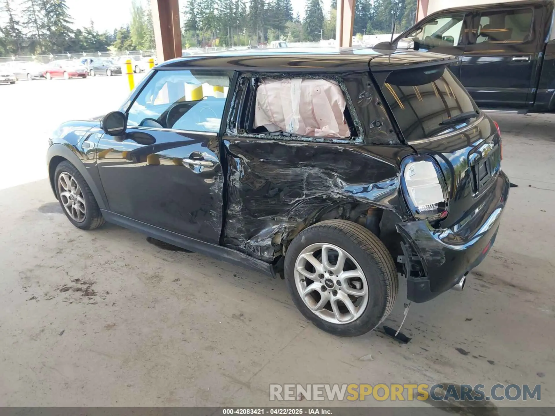 3 fotografías del automóvil dañado WMWXR3C0XM2N93195 MINI HARDTOP 2021
