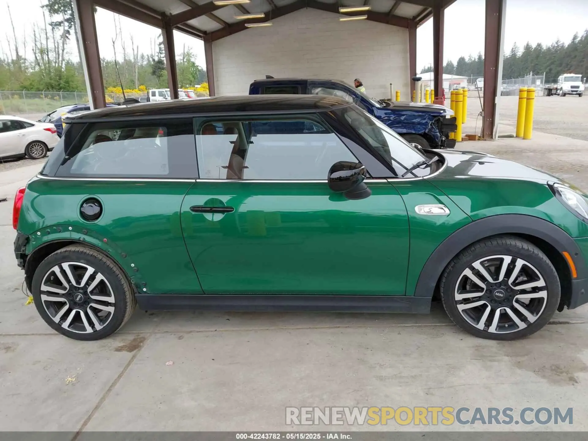 14 fotografías del automóvil dañado WMWXR5C04M2N62455 MINI HARDTOP 2021