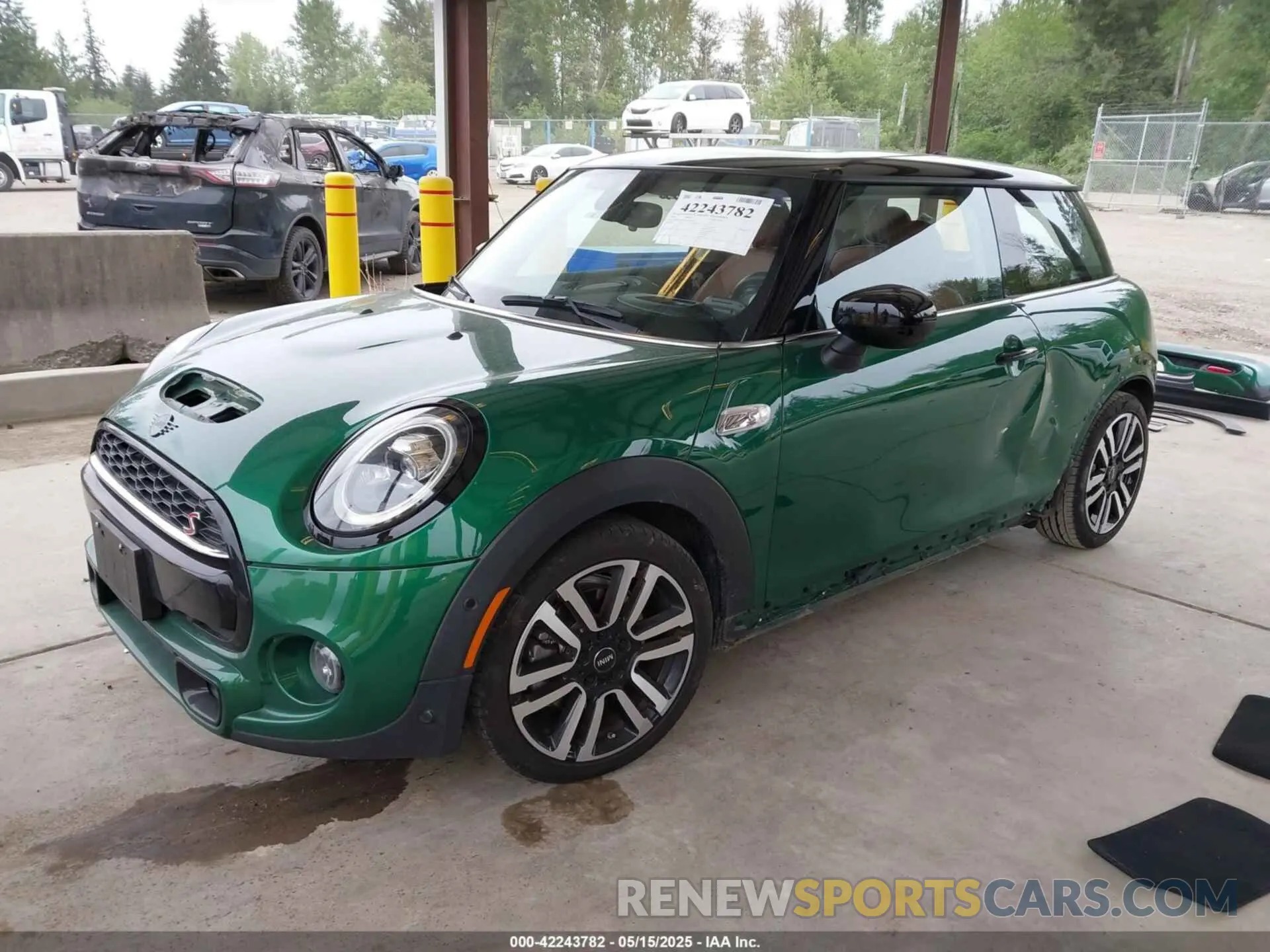2 fotografías del automóvil dañado WMWXR5C04M2N62455 MINI HARDTOP 2021
