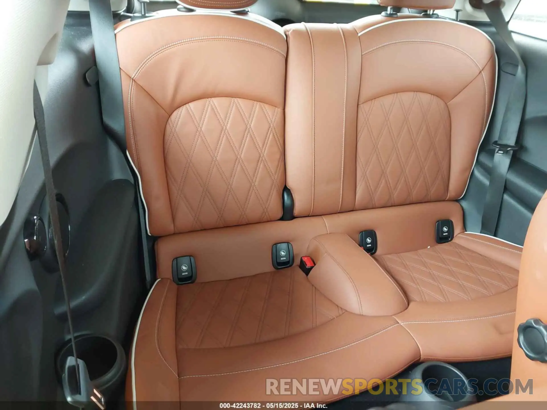 8 fotografías del automóvil dañado WMWXR5C04M2N62455 MINI HARDTOP 2021