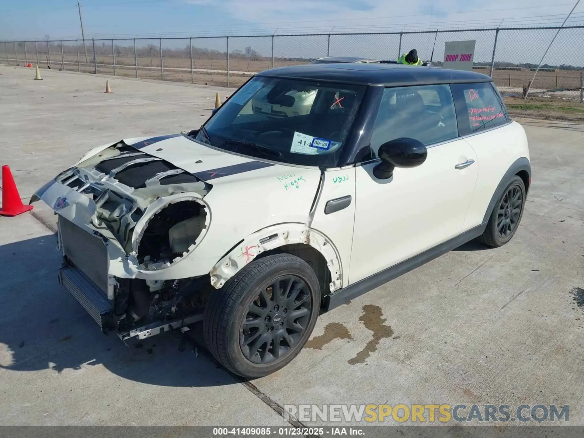 2 fotografías del automóvil dañado WMW33DH04N2P85664 MINI HARDTOP 2022