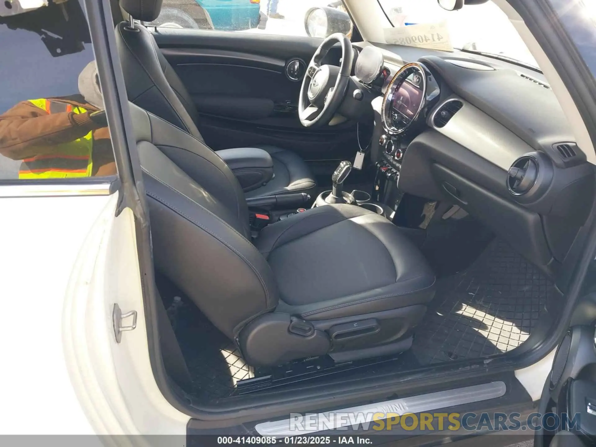 5 fotografías del automóvil dañado WMW33DH04N2P85664 MINI HARDTOP 2022