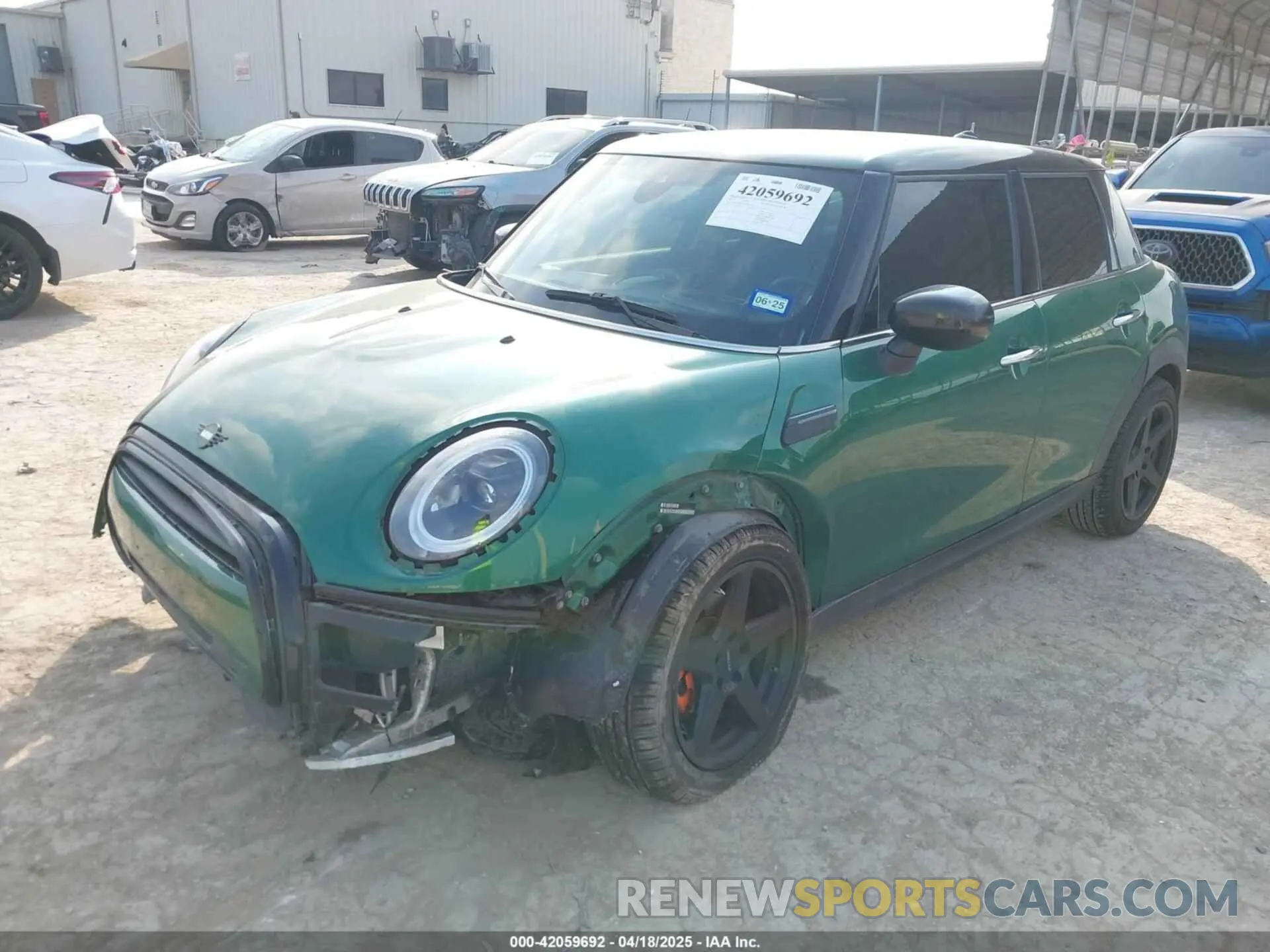 2 fotografías del automóvil dañado WMW33DK04N2P84250 MINI HARDTOP 2022