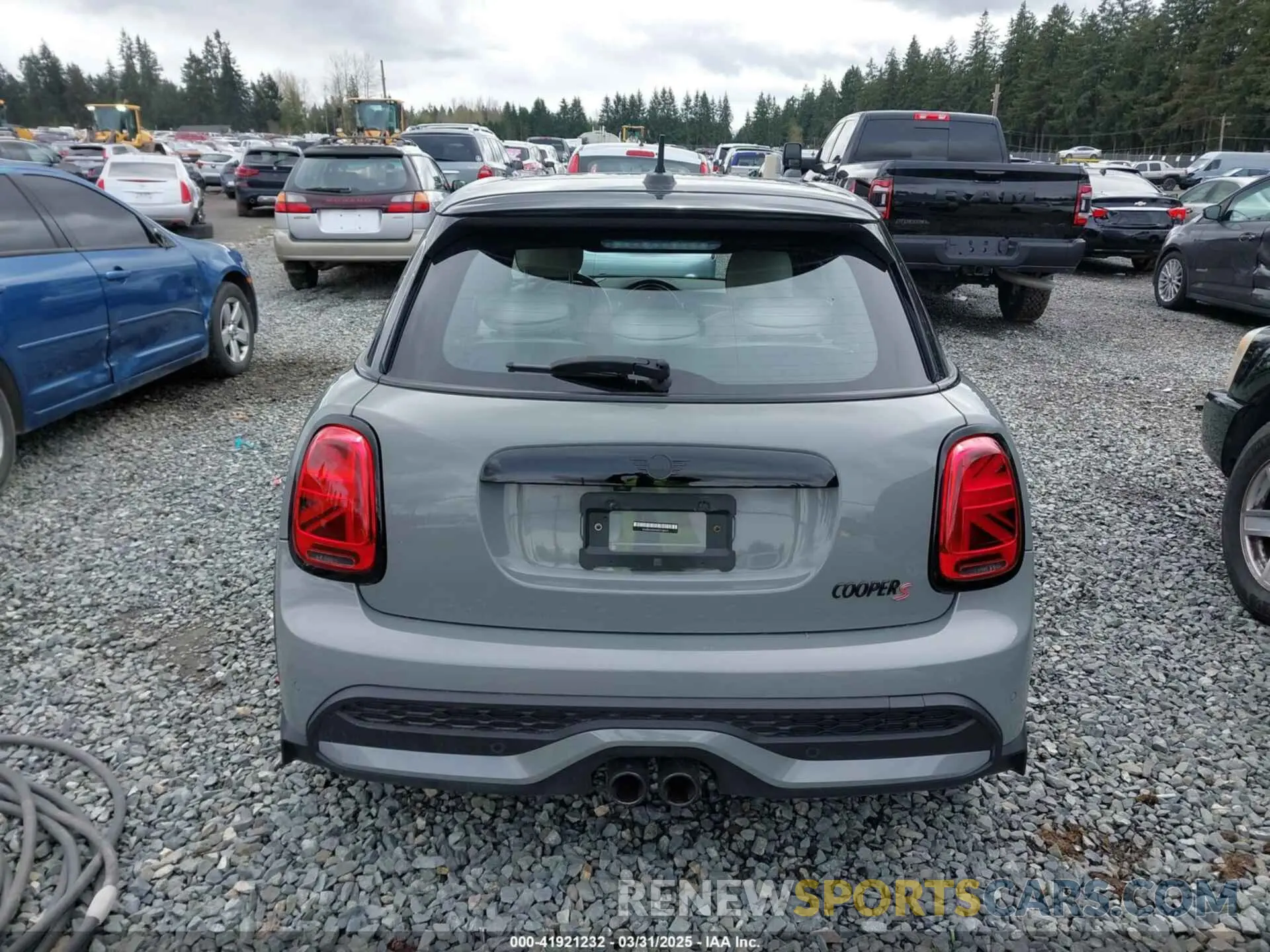 17 fotografías del automóvil dañado WMW53DK06P2T05743 MINI HARDTOP 2023