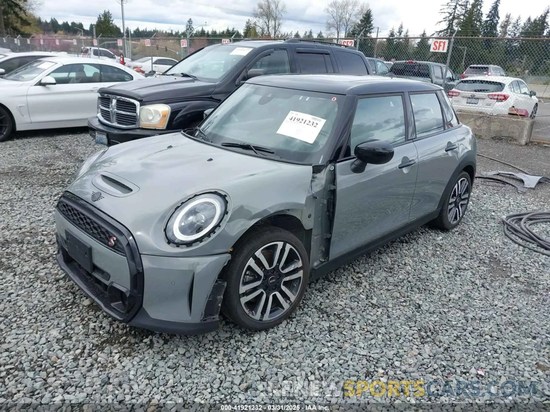 2 fotografías del automóvil dañado WMW53DK06P2T05743 MINI HARDTOP 2023