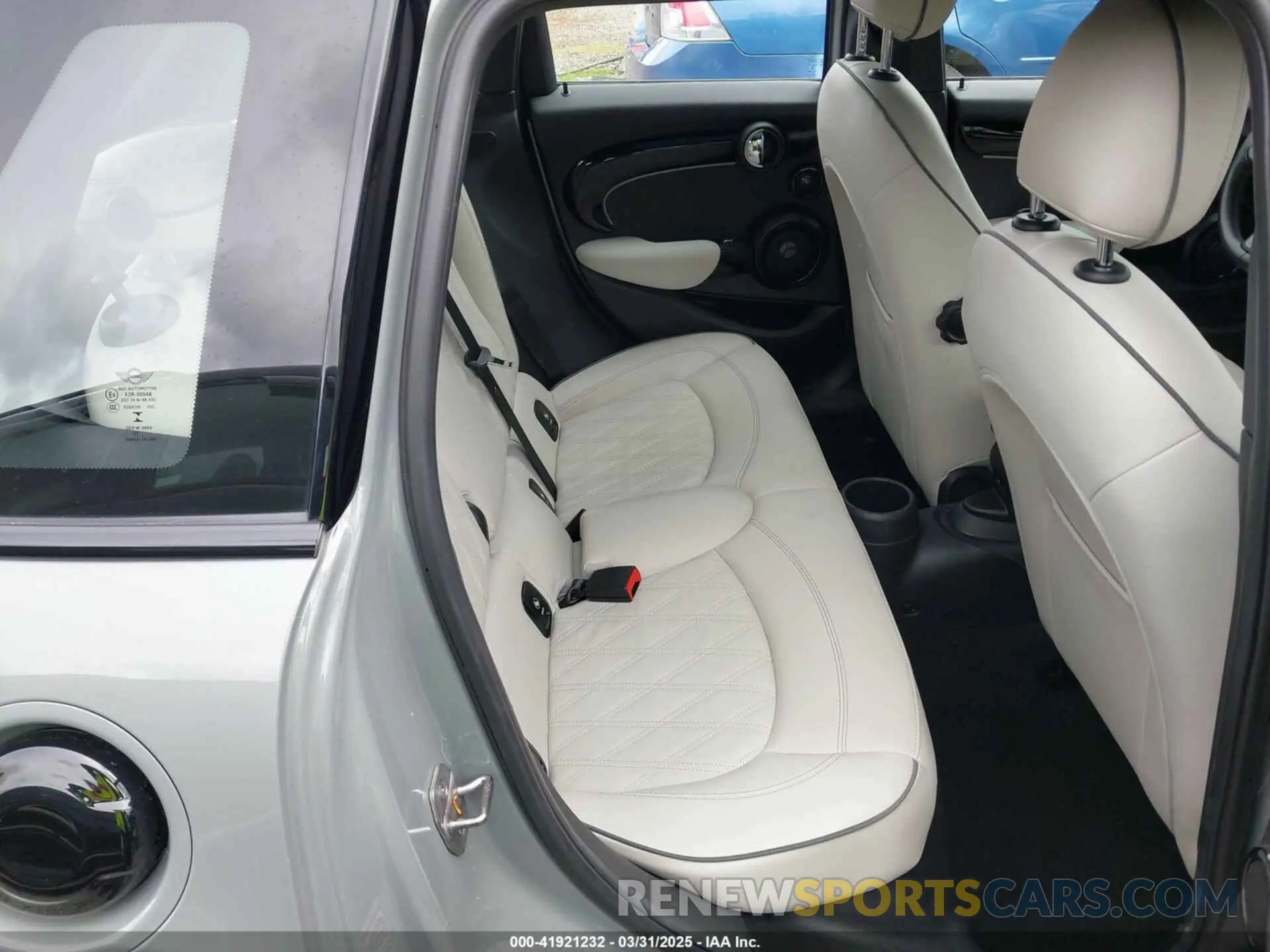 8 fotografías del automóvil dañado WMW53DK06P2T05743 MINI HARDTOP 2023