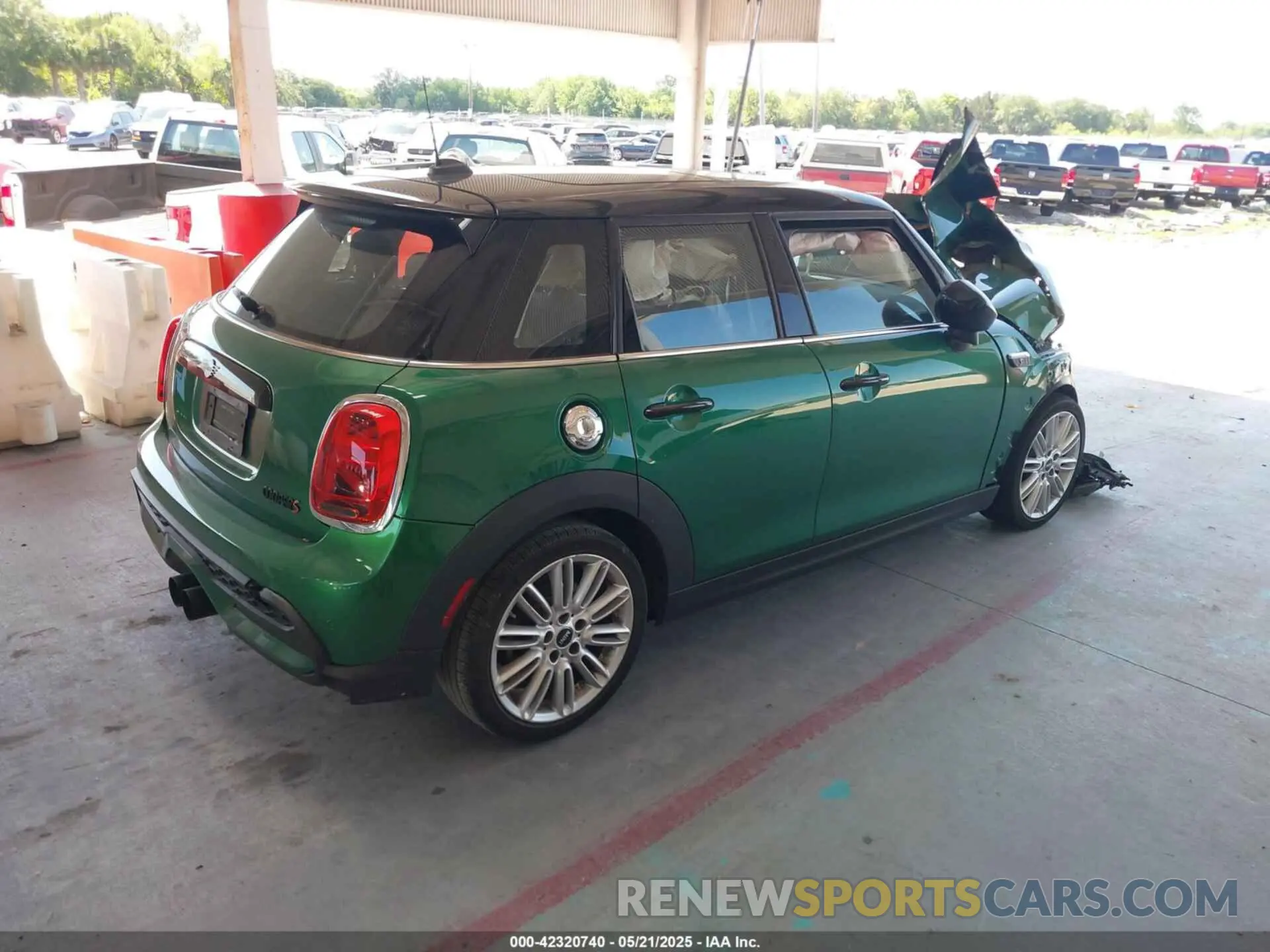 4 fotografías del automóvil dañado WMW53DK07P2T72660 MINI HARDTOP 2023