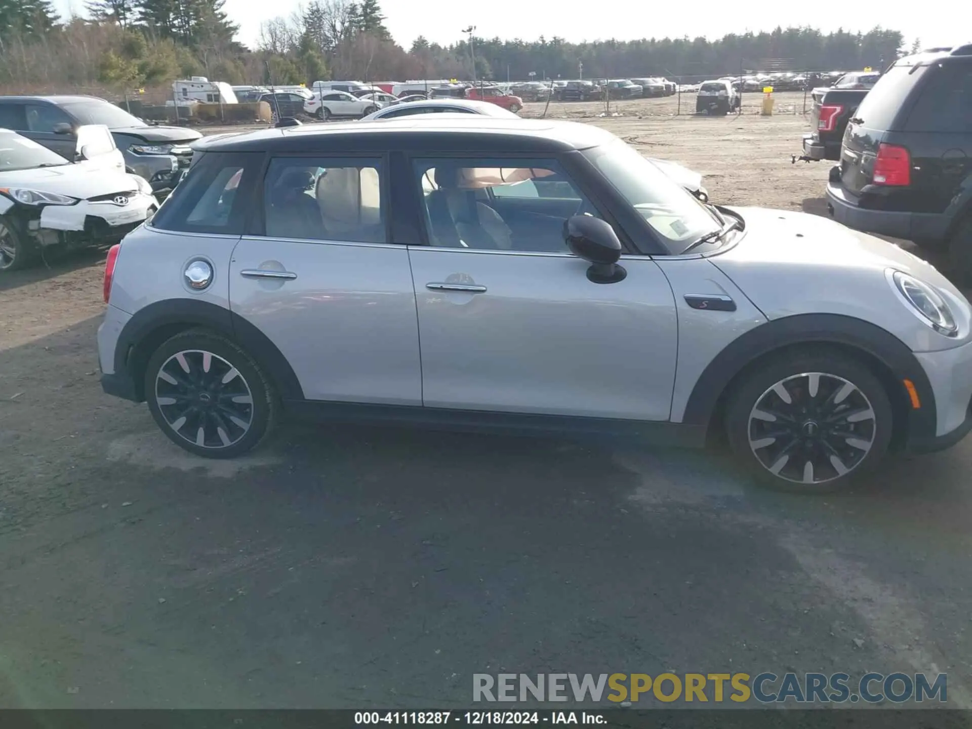 13 fotografías del automóvil dañado WMW53DK0XP2T48529 MINI HARDTOP 2023
