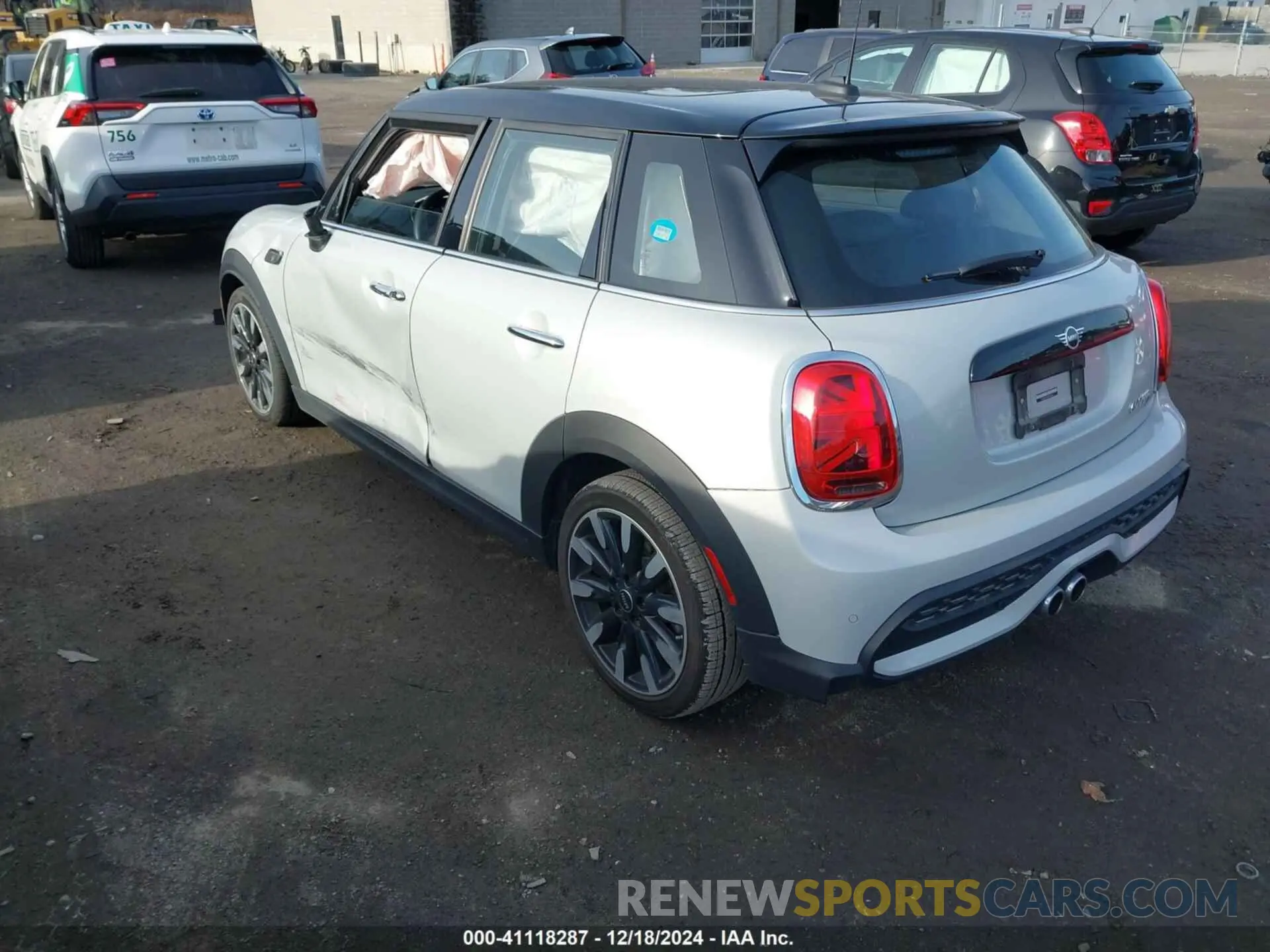 3 fotografías del automóvil dañado WMW53DK0XP2T48529 MINI HARDTOP 2023