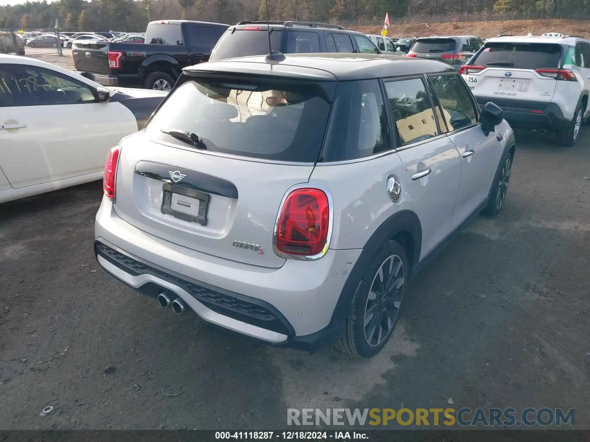 4 fotografías del automóvil dañado WMW53DK0XP2T48529 MINI HARDTOP 2023