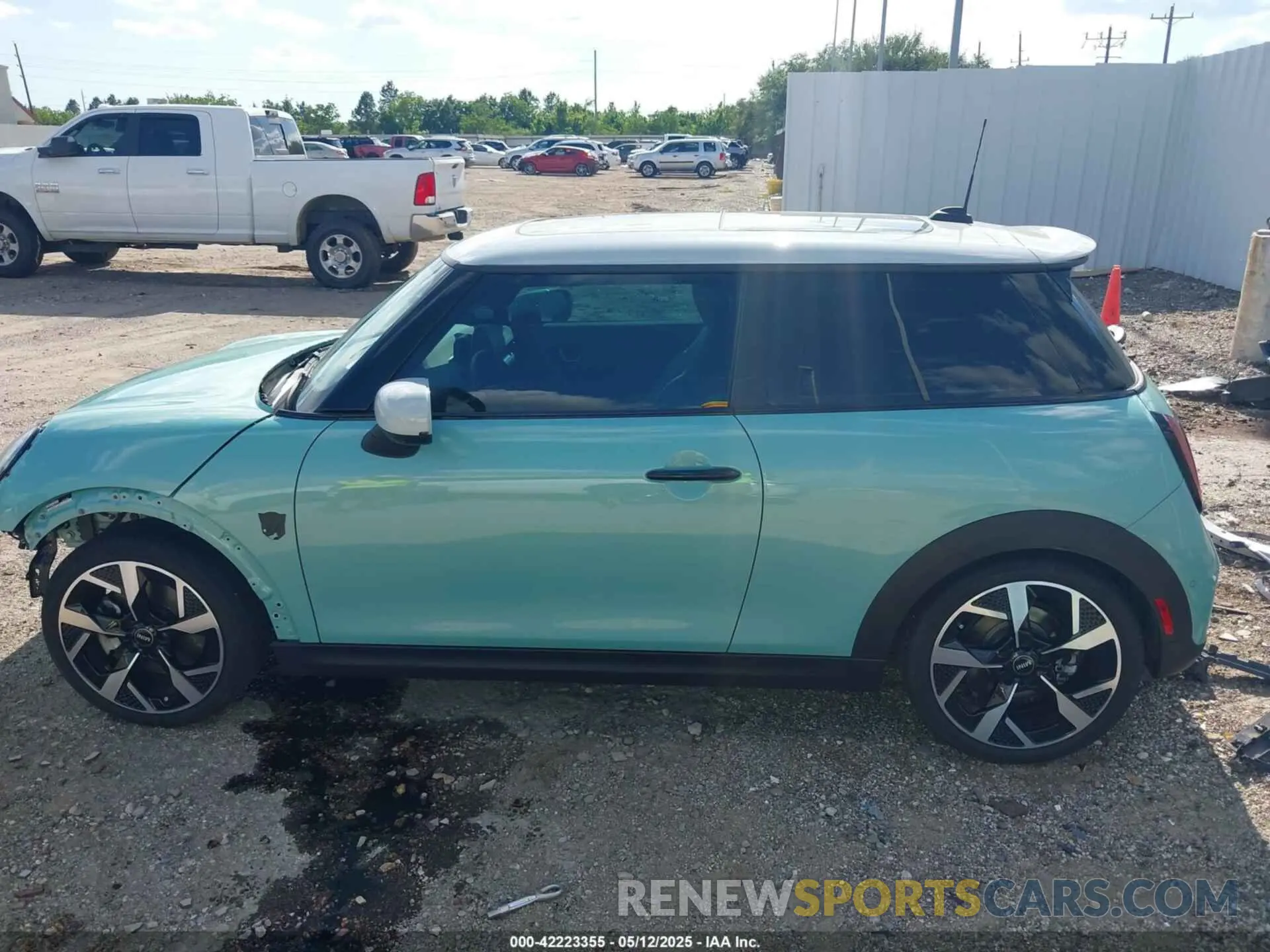 15 fotografías del automóvil dañado WMW23GD00S2W11766 MINI HARDTOP 2025