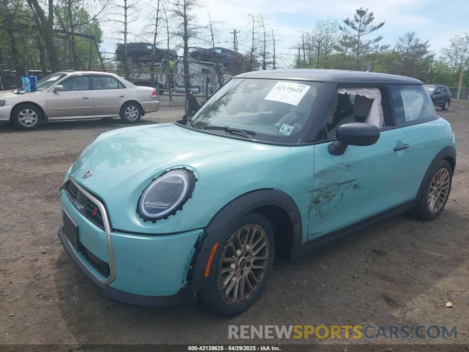 2 fotografías del automóvil dañado WMW23GD05S2W24870 MINI HARDTOP 2025
