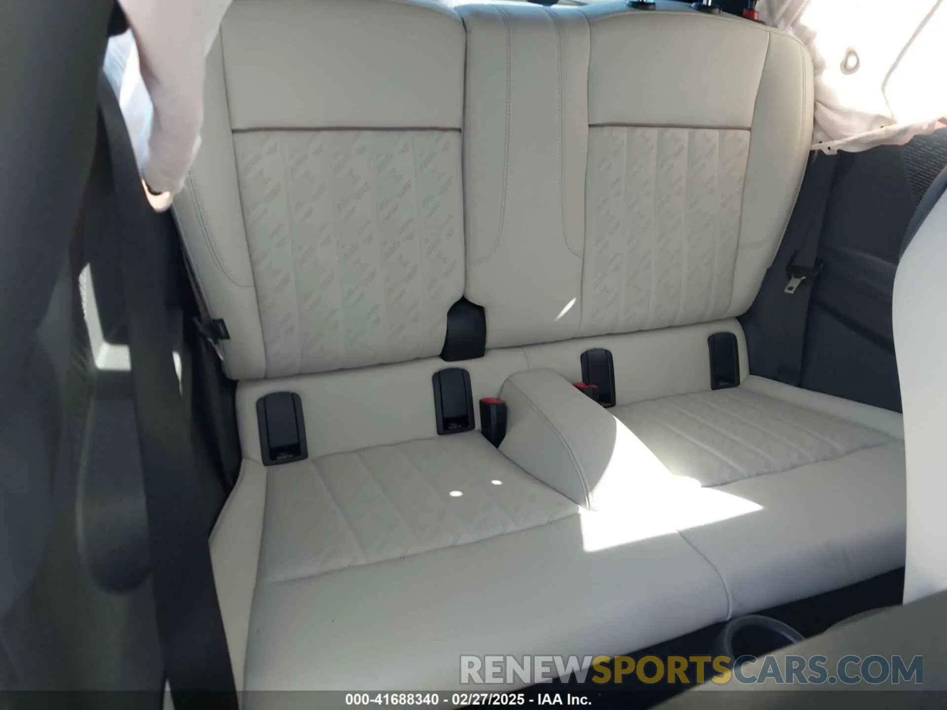 8 fotografías del automóvil dañado WMW23GD0XS2W28364 MINI HARDTOP 2025