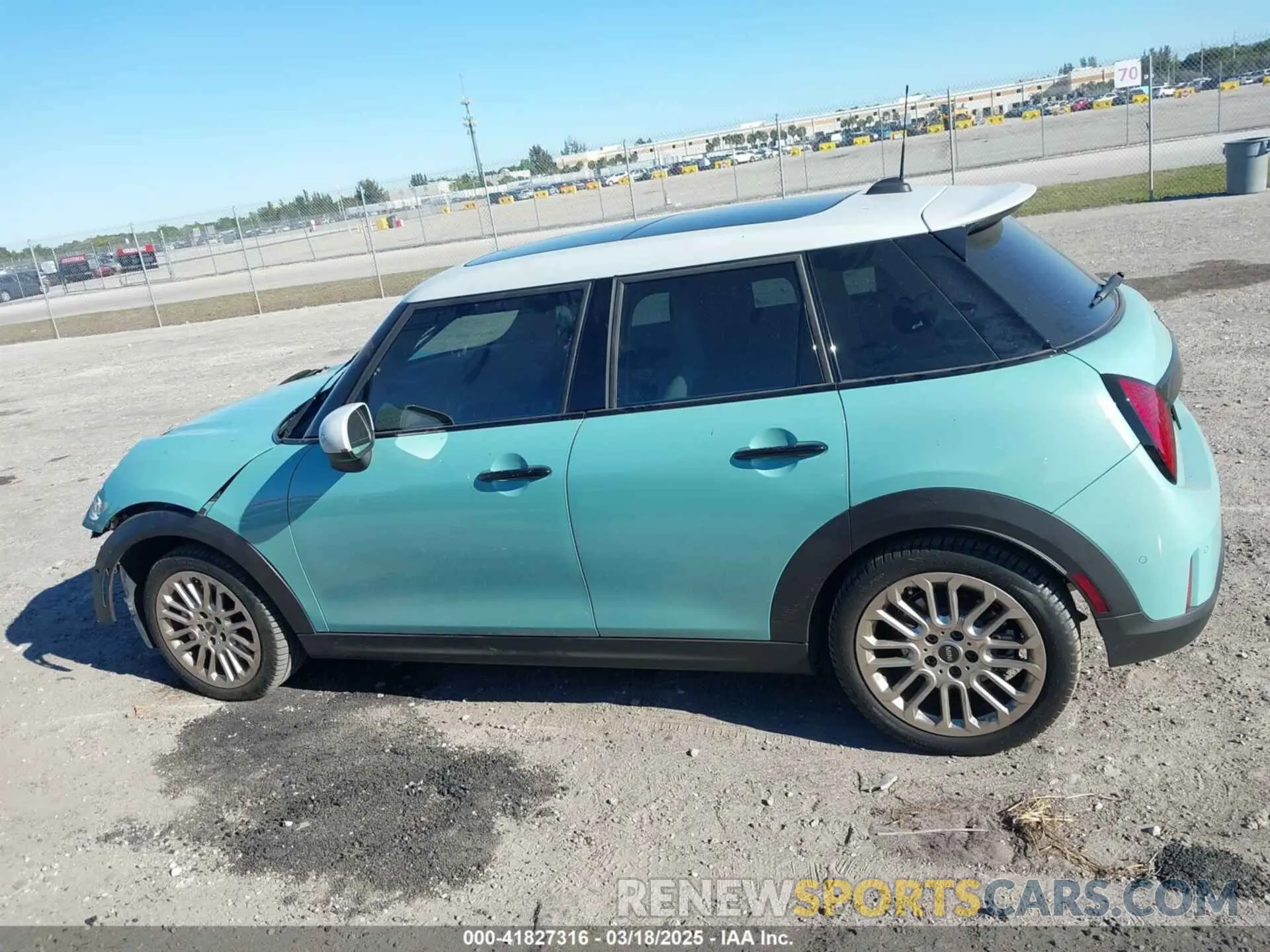 15 fotografías del automóvil dañado WMW53GD02S2W35855 MINI HARDTOP 2025