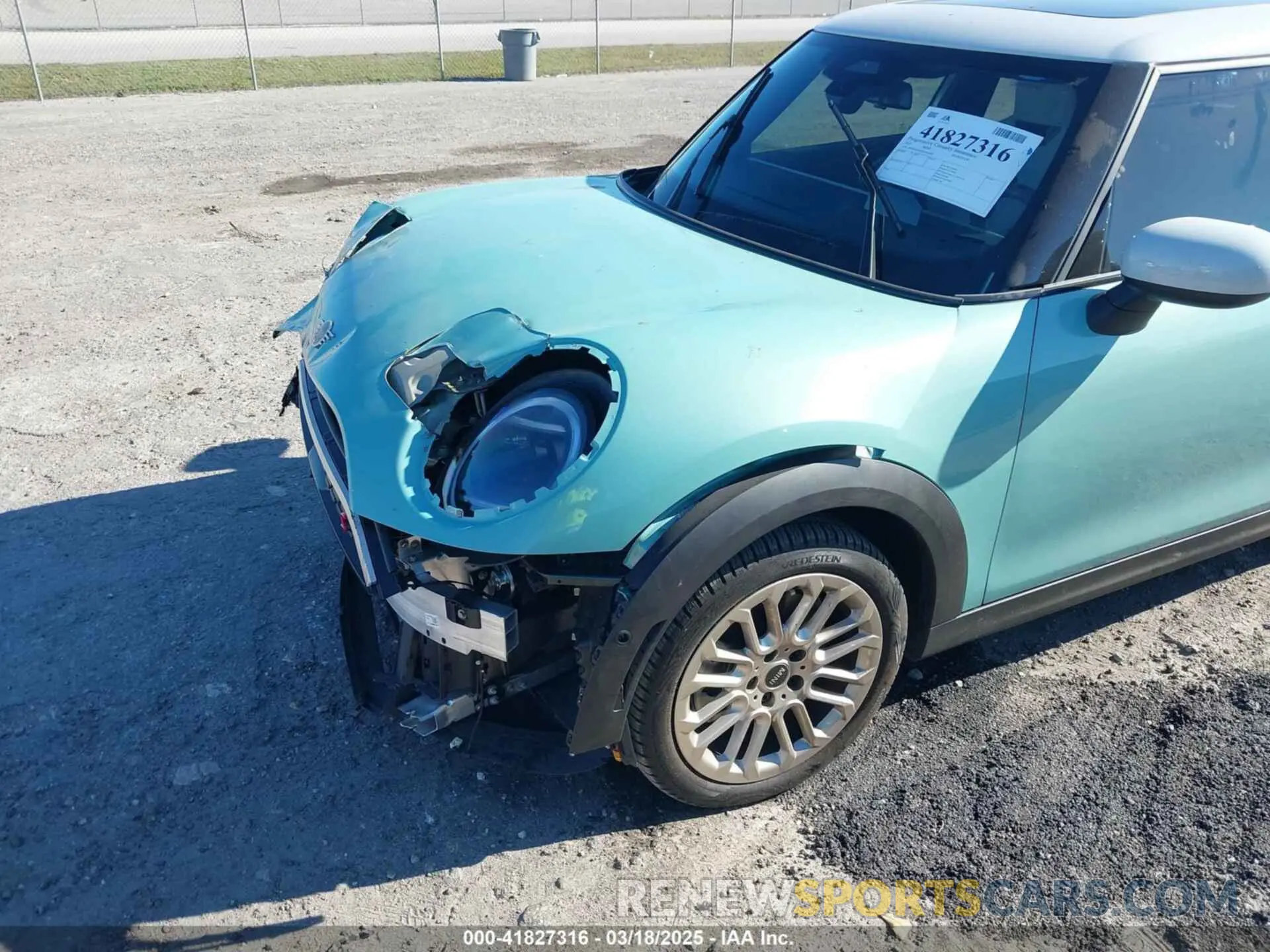 19 fotografías del automóvil dañado WMW53GD02S2W35855 MINI HARDTOP 2025