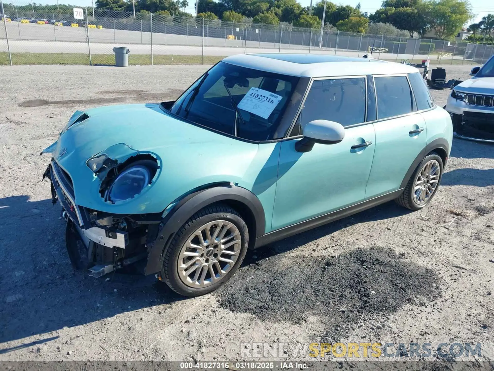 2 fotografías del automóvil dañado WMW53GD02S2W35855 MINI HARDTOP 2025
