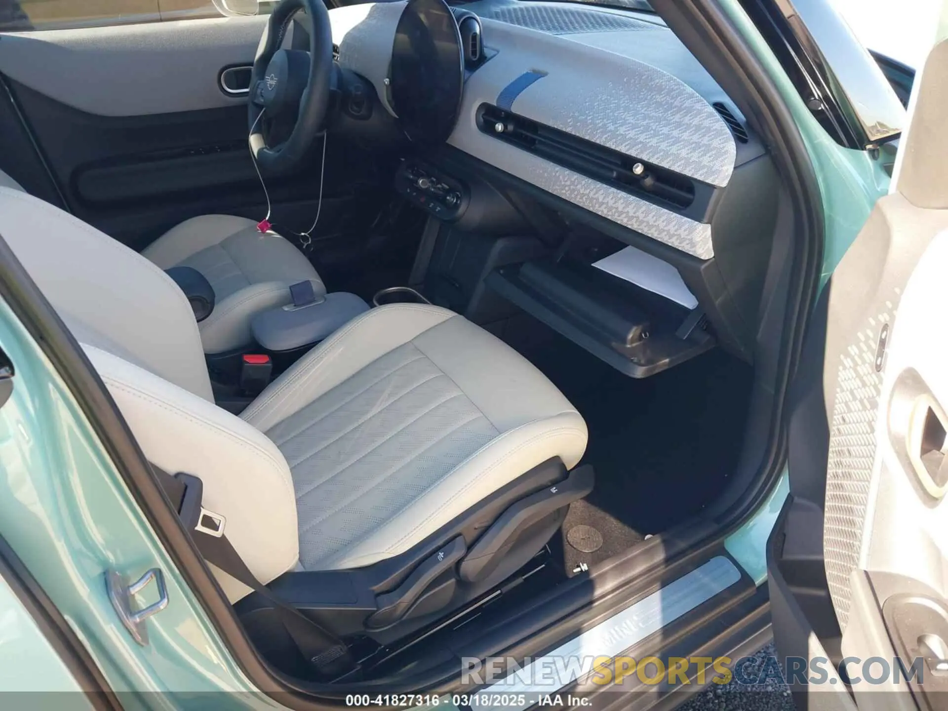 5 fotografías del automóvil dañado WMW53GD02S2W35855 MINI HARDTOP 2025