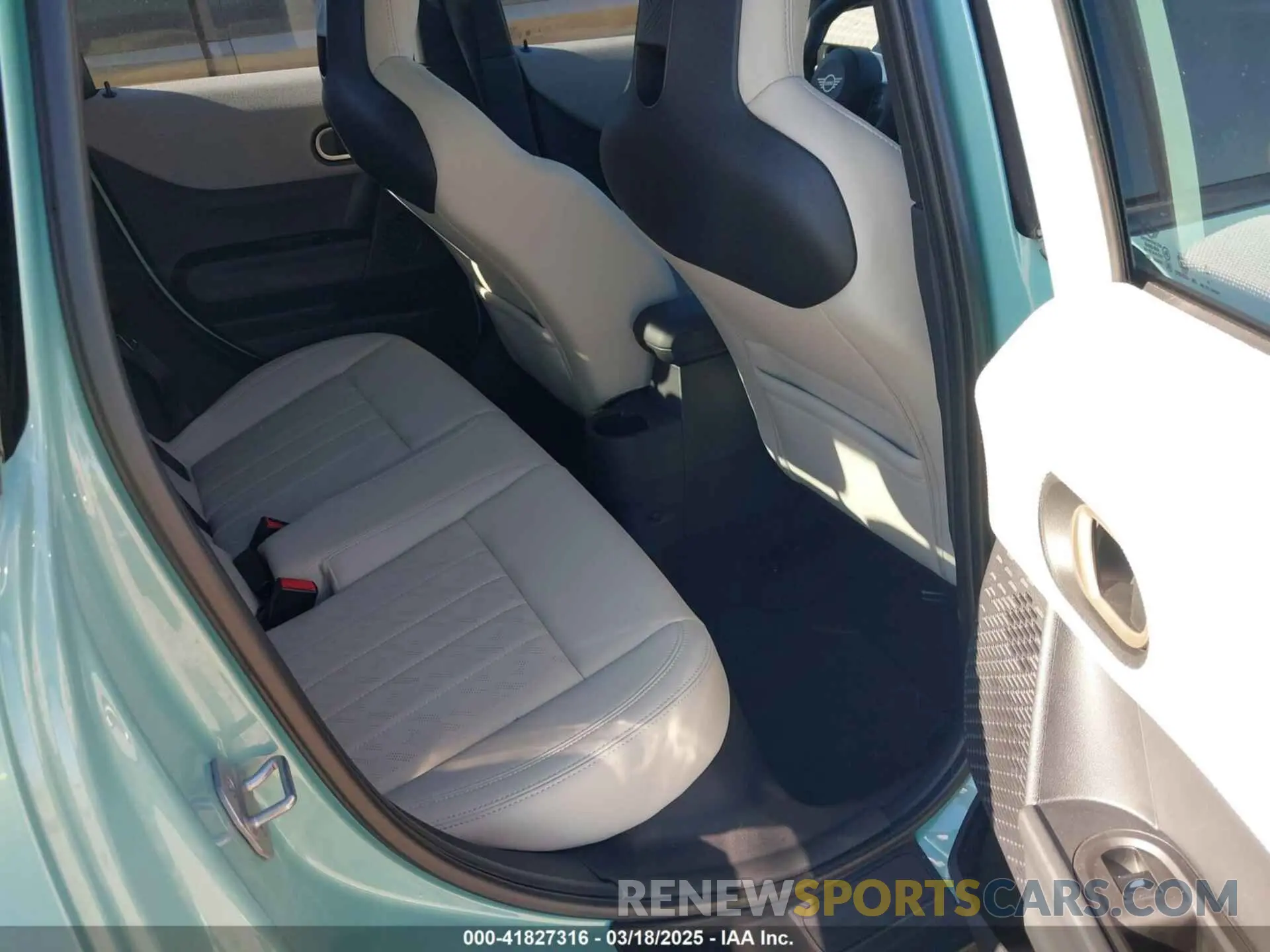 8 fotografías del automóvil dañado WMW53GD02S2W35855 MINI HARDTOP 2025