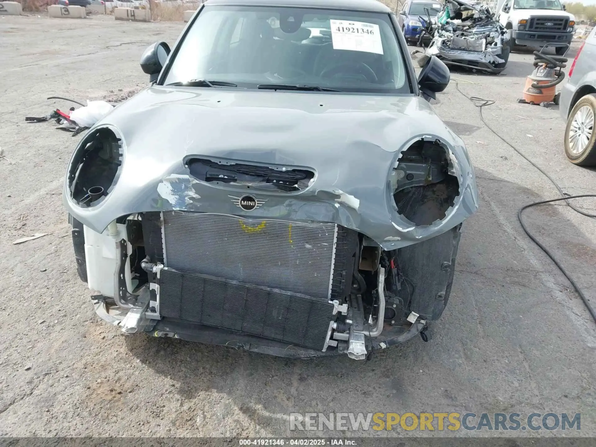 6 fotografías del automóvil dañado WMW13DJ01N2P85767 MINI SE HARDTOP 2022