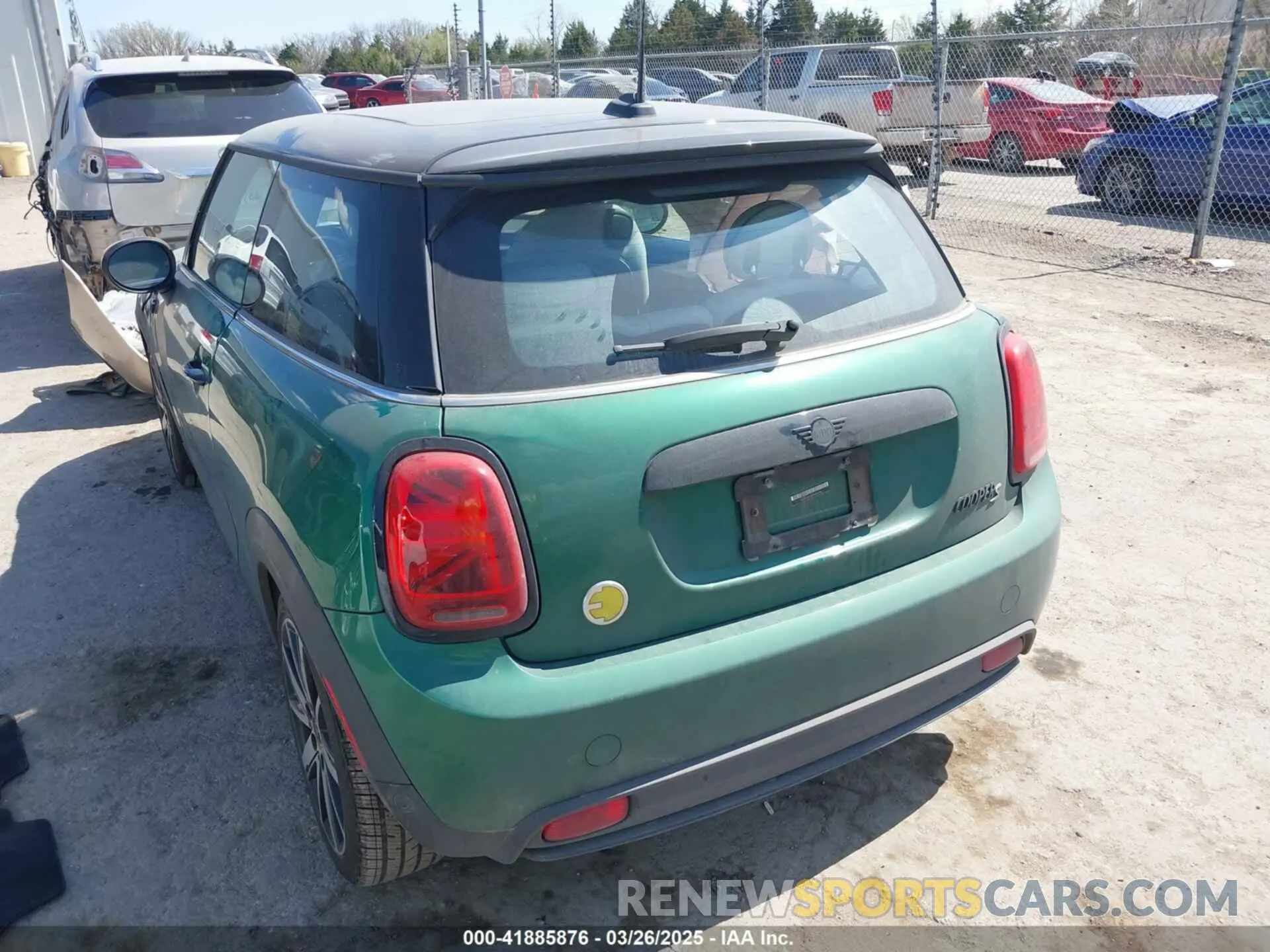 3 fotografías del automóvil dañado WMW13DJ04N2R55118 MINI SE HARDTOP 2022