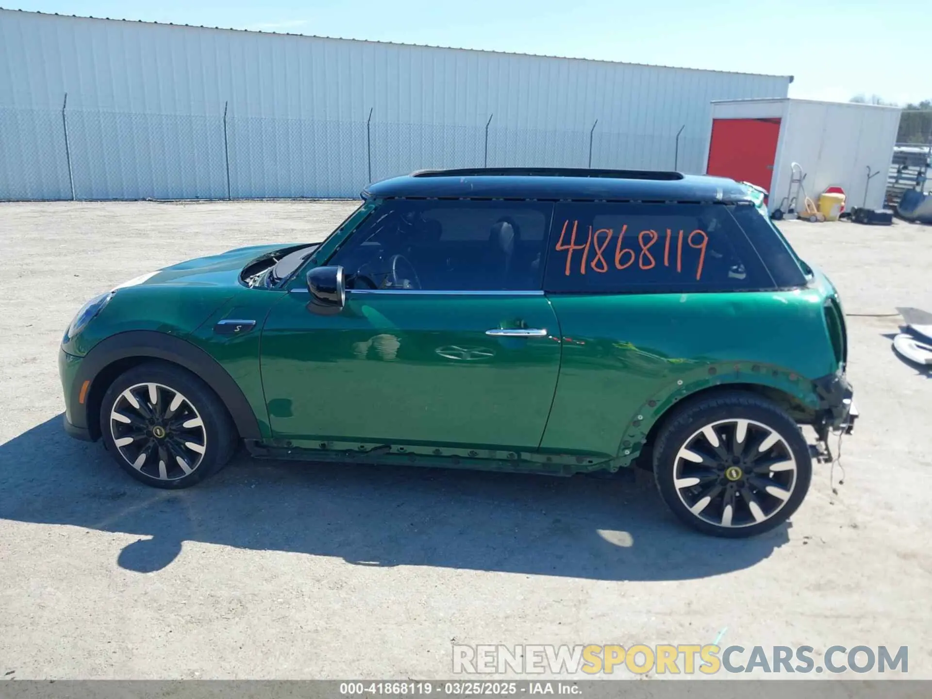 15 fotografías del automóvil dañado WMW13DJ07N2S46697 MINI SE HARDTOP 2022
