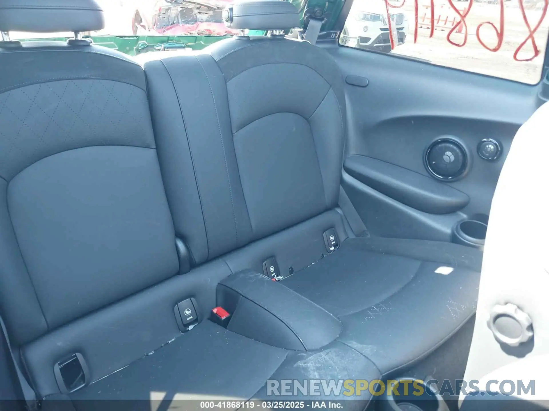 8 fotografías del automóvil dañado WMW13DJ07N2S46697 MINI SE HARDTOP 2022