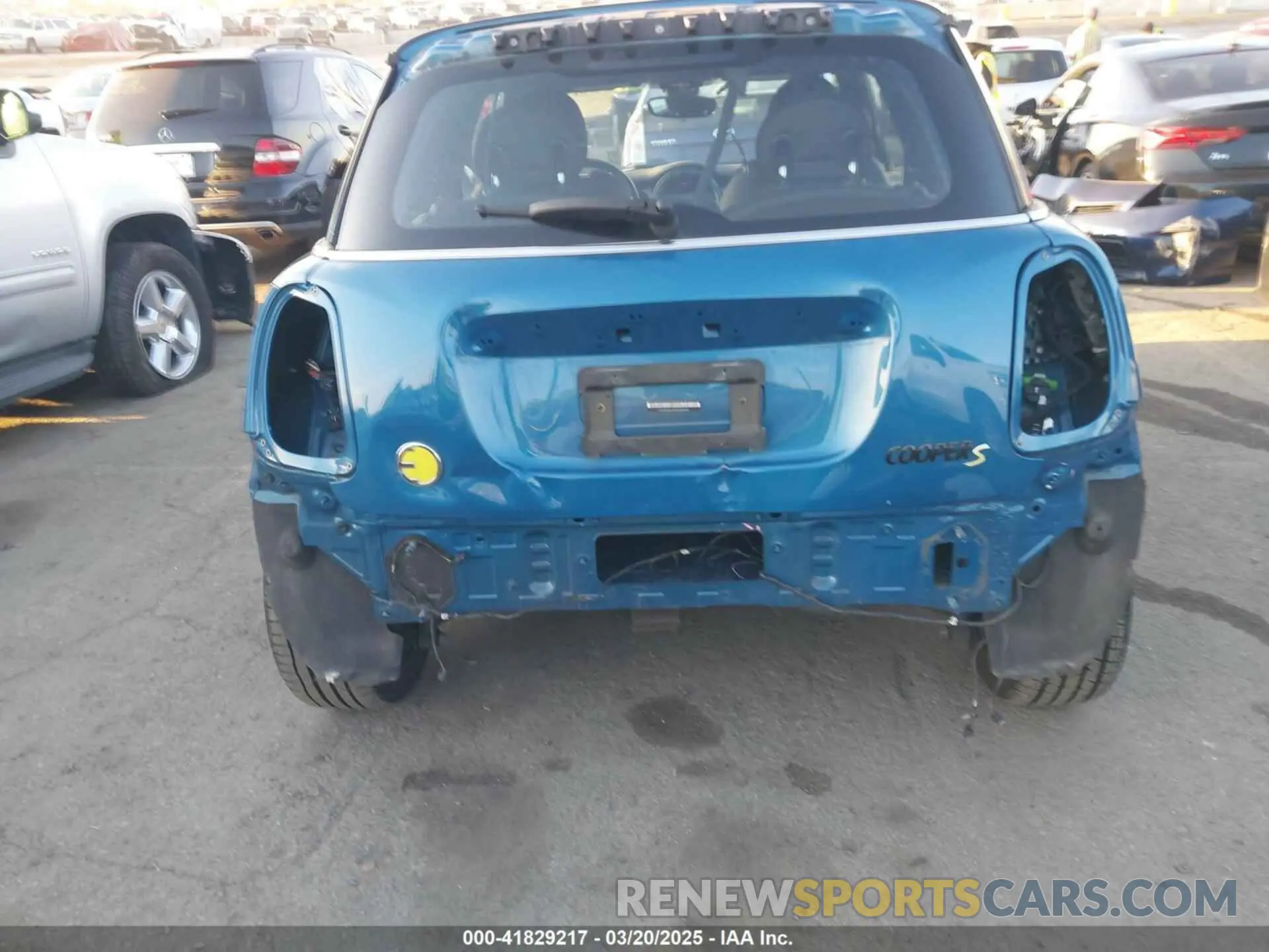 6 fotografías del automóvil dañado WMW13DJ09N2R91354 MINI SE HARDTOP 2022
