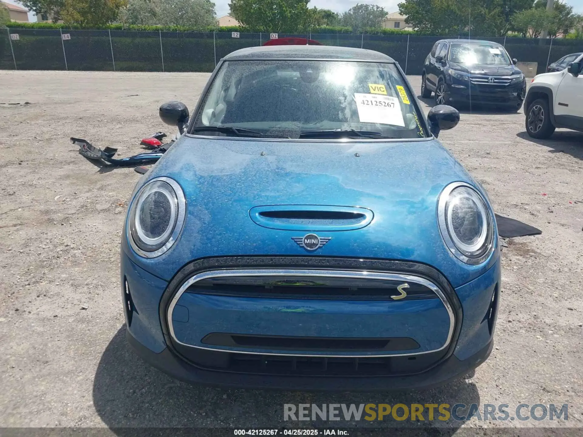 13 fotografías del automóvil dañado WMW13DJ00R2V90507 MINI SE HARDTOP 2024