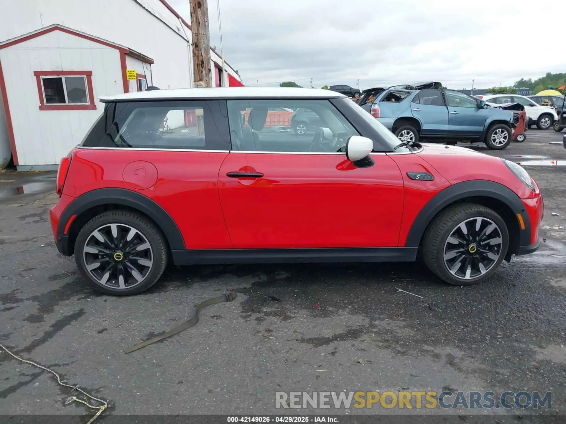 13 fotografías del automóvil dañado WMW13DJ06R2V85604 MINI SE HARDTOP 2024