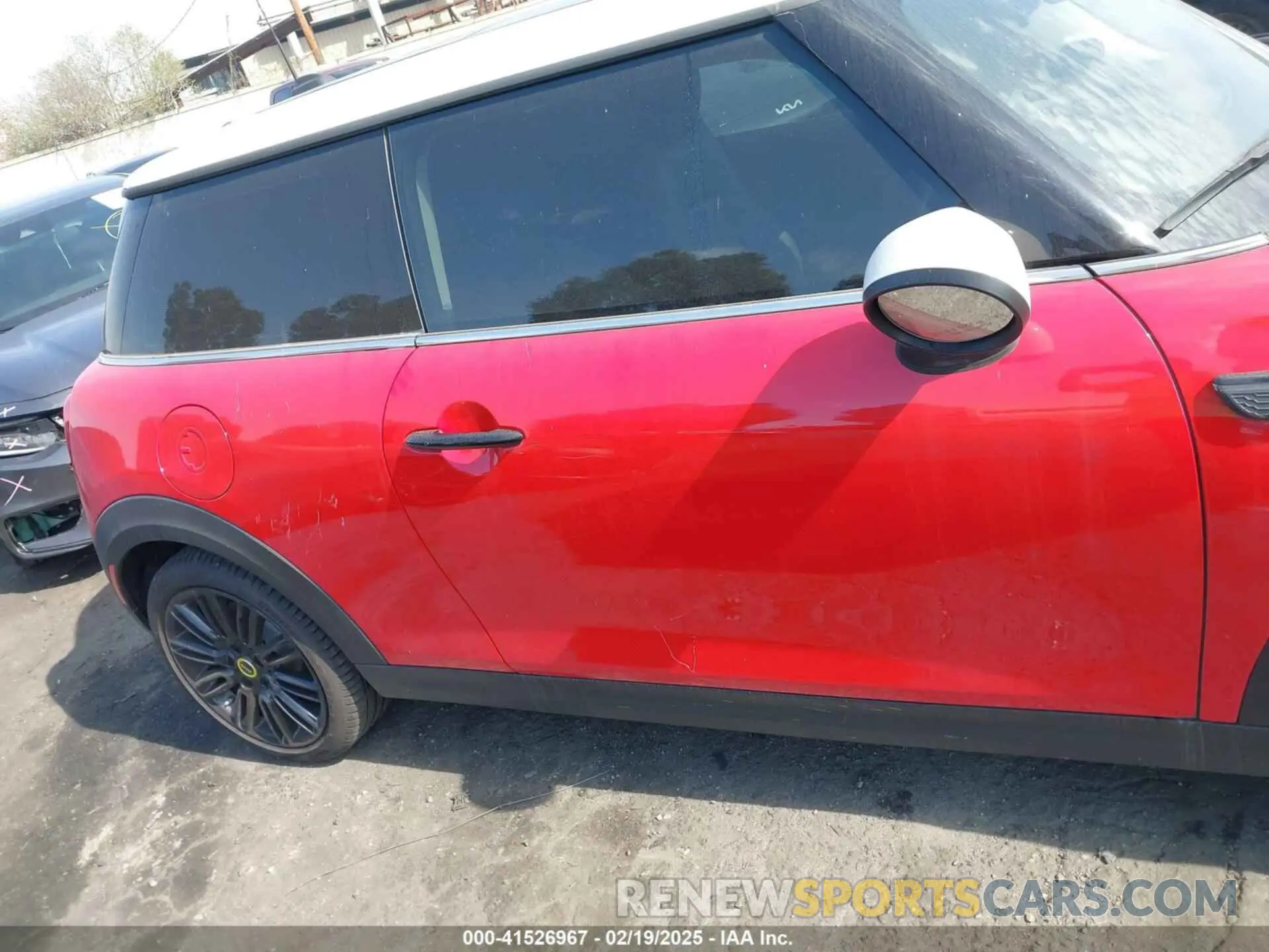 14 fotografías del automóvil dañado WMW13DJ08R2U82328 MINI SE HARDTOP 2024