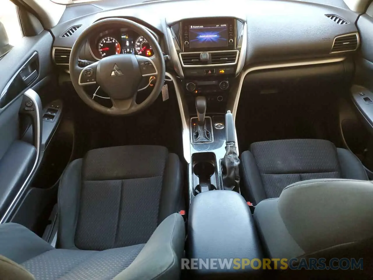 8 fotografías del automóvil dañado JA4AT3AA6KZ038149 MITSUBISHI ECLIPSE 2019