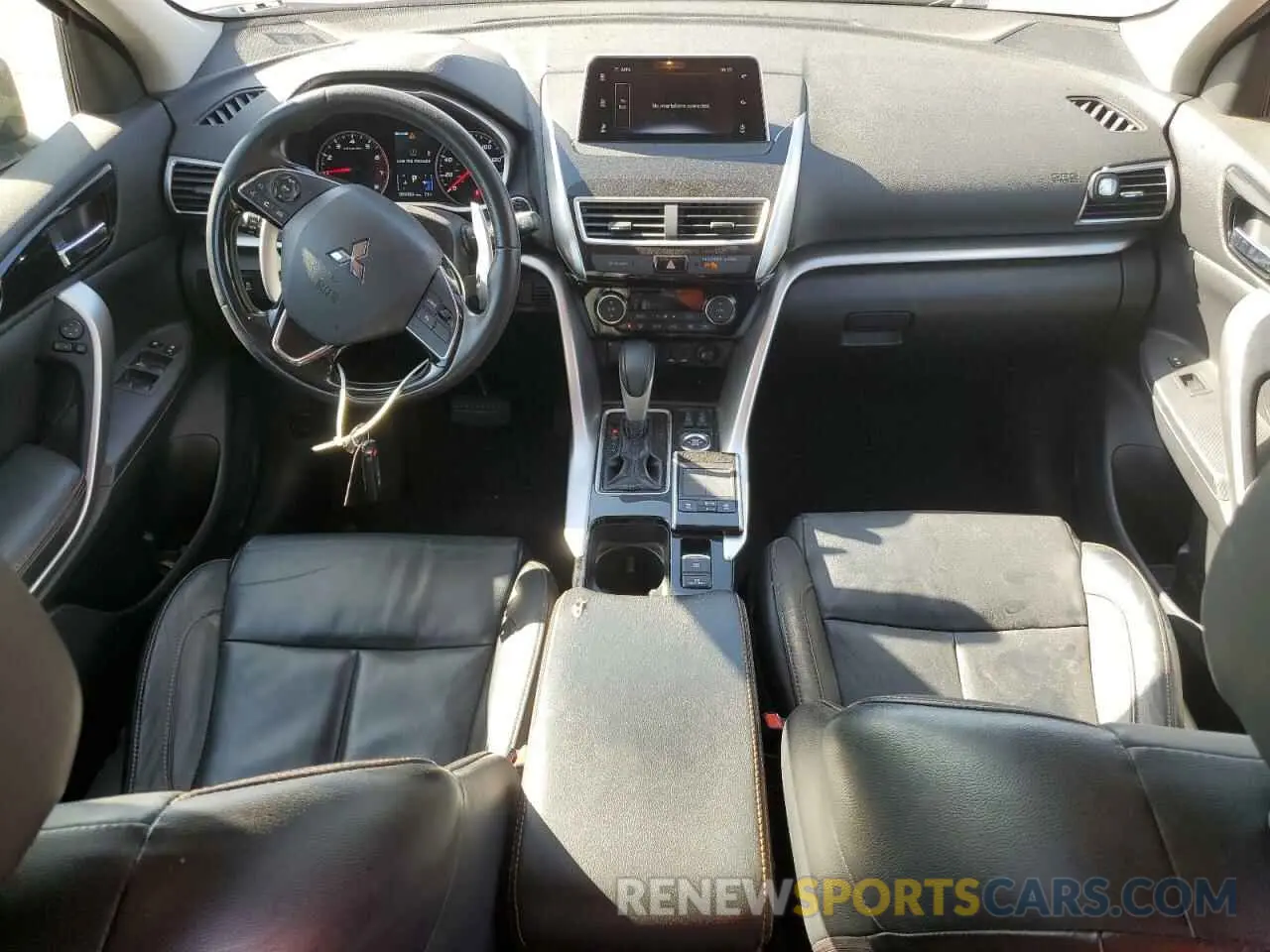 8 fotografías del automóvil dañado JA4AT5AA3KZ001345 MITSUBISHI ECLIPSE 2019