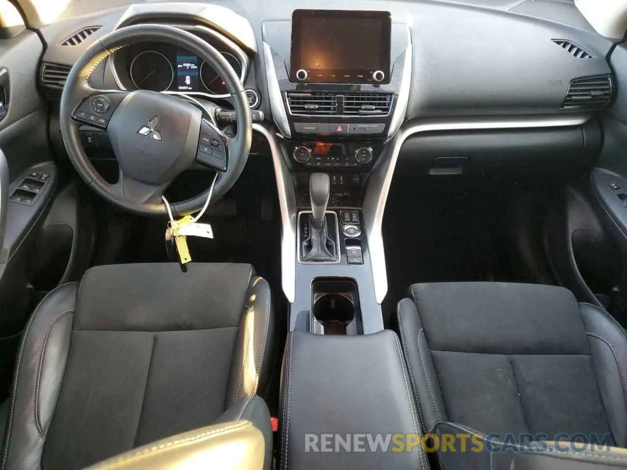 8 fotografías del automóvil dañado JA4ATWAA1NZ005758 MITSUBISHI ECLIPSE 2022