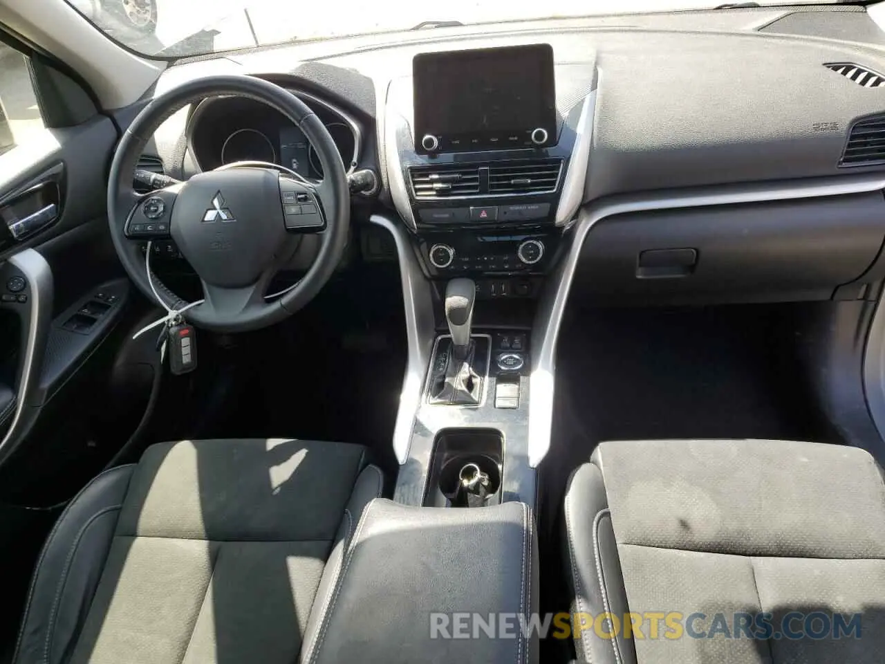 8 fotografías del automóvil dañado JA4ATWAA2NZ005624 MITSUBISHI ECLIPSE 2022