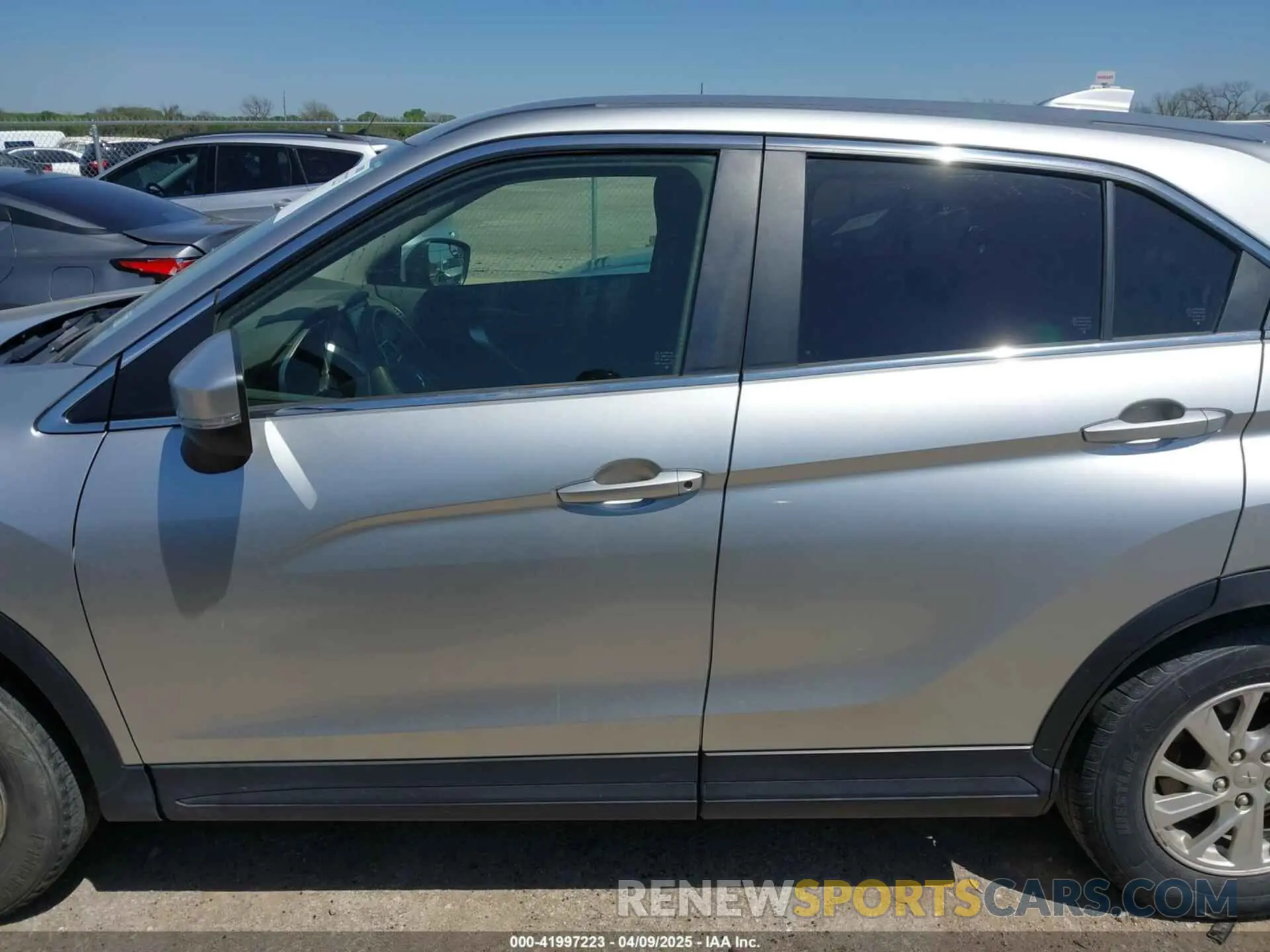14 fotografías del automóvil dañado JA4AT3AA1KZ031125 MITSUBISHI ECLIPSE CROSS 2019