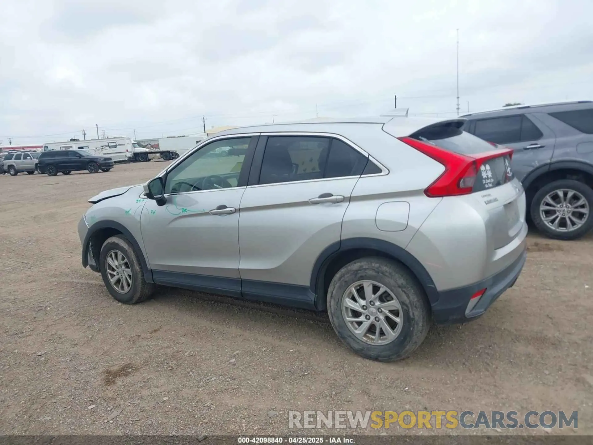 14 fotografías del automóvil dañado JA4AT3AA1KZ033005 MITSUBISHI ECLIPSE CROSS 2019